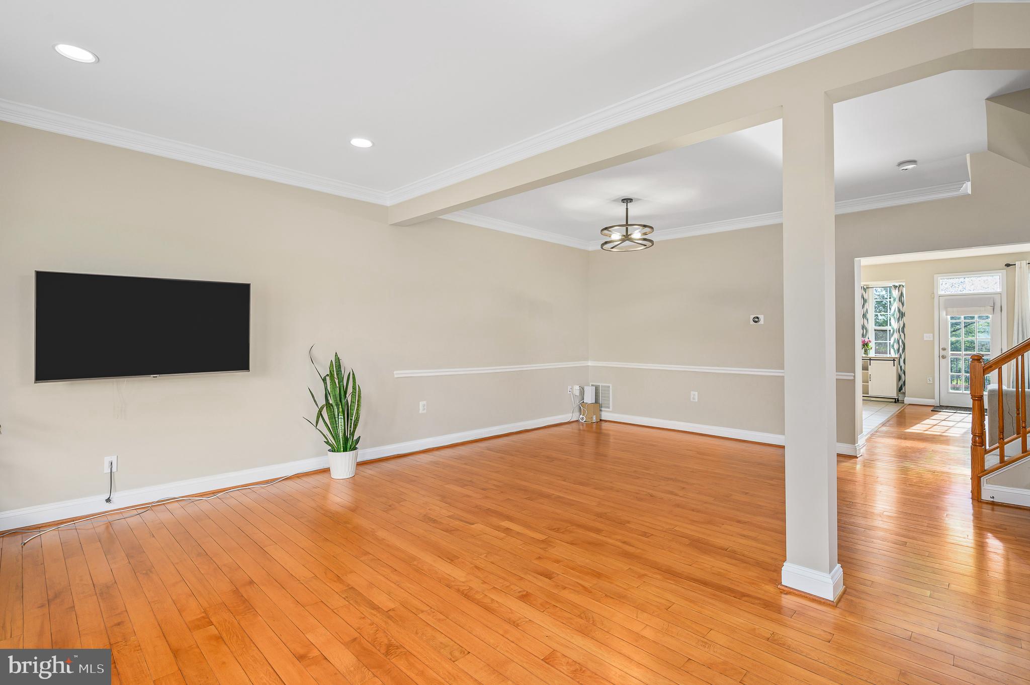 POTOMAC CROSSING - Residential