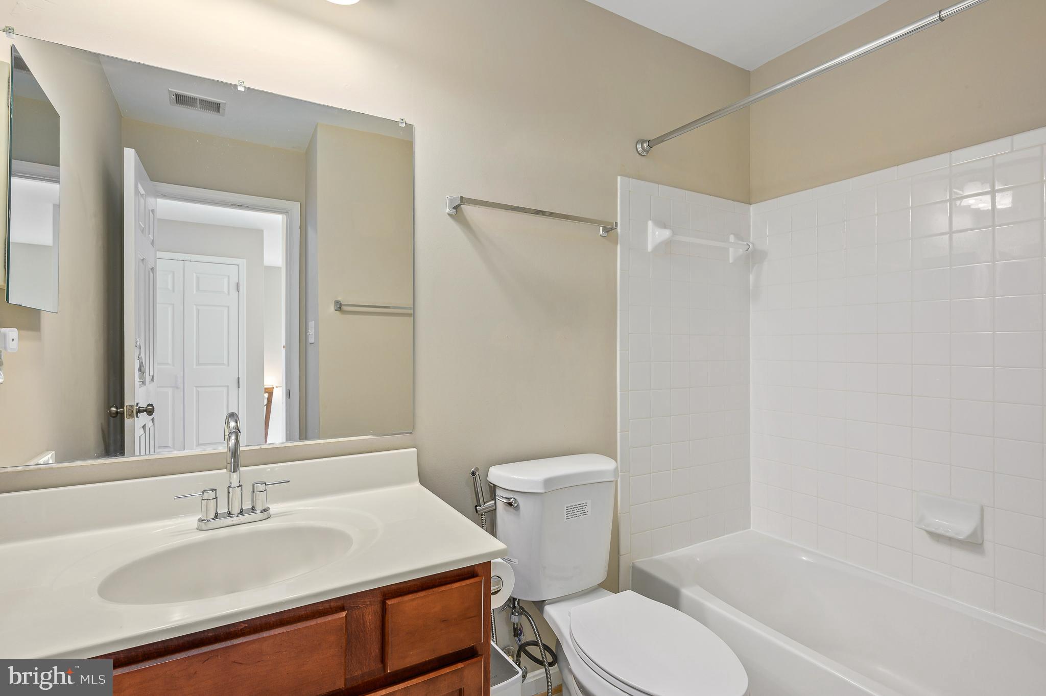 POTOMAC CROSSING - Residential