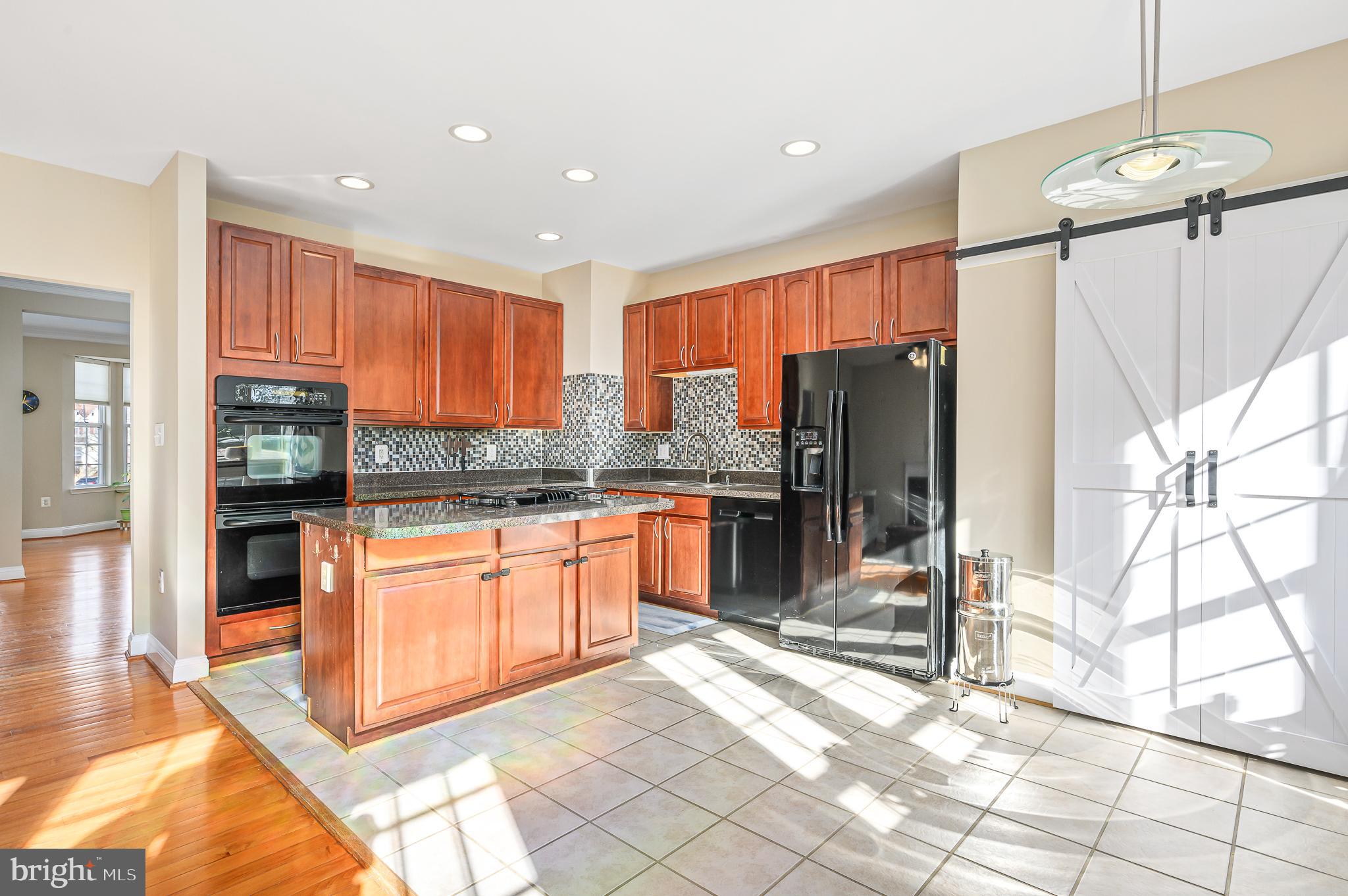 POTOMAC CROSSING - Residential