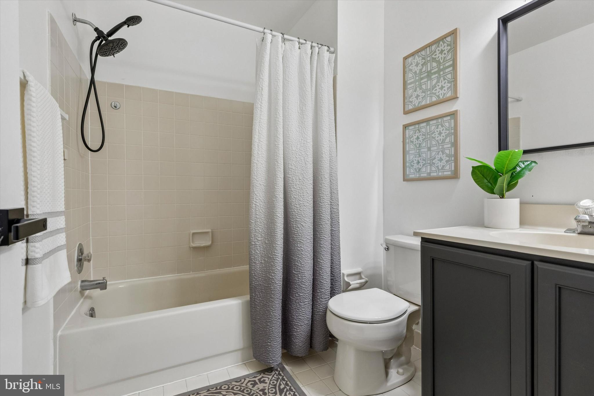 MONTGOMERY GREENE - Residential