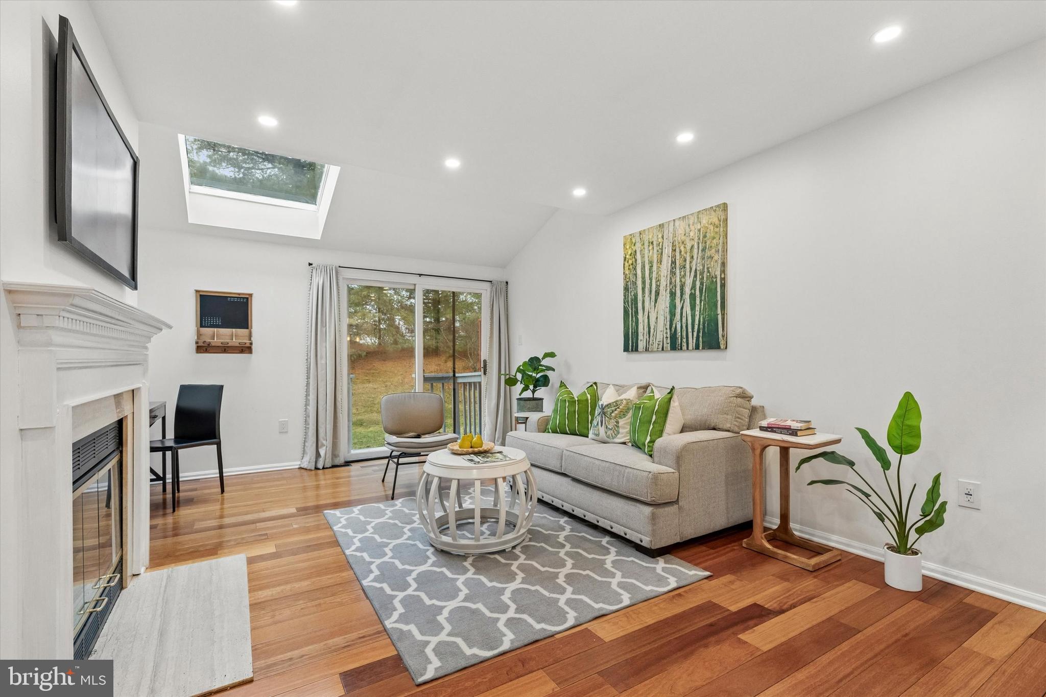 MONTGOMERY GREENE - Residential