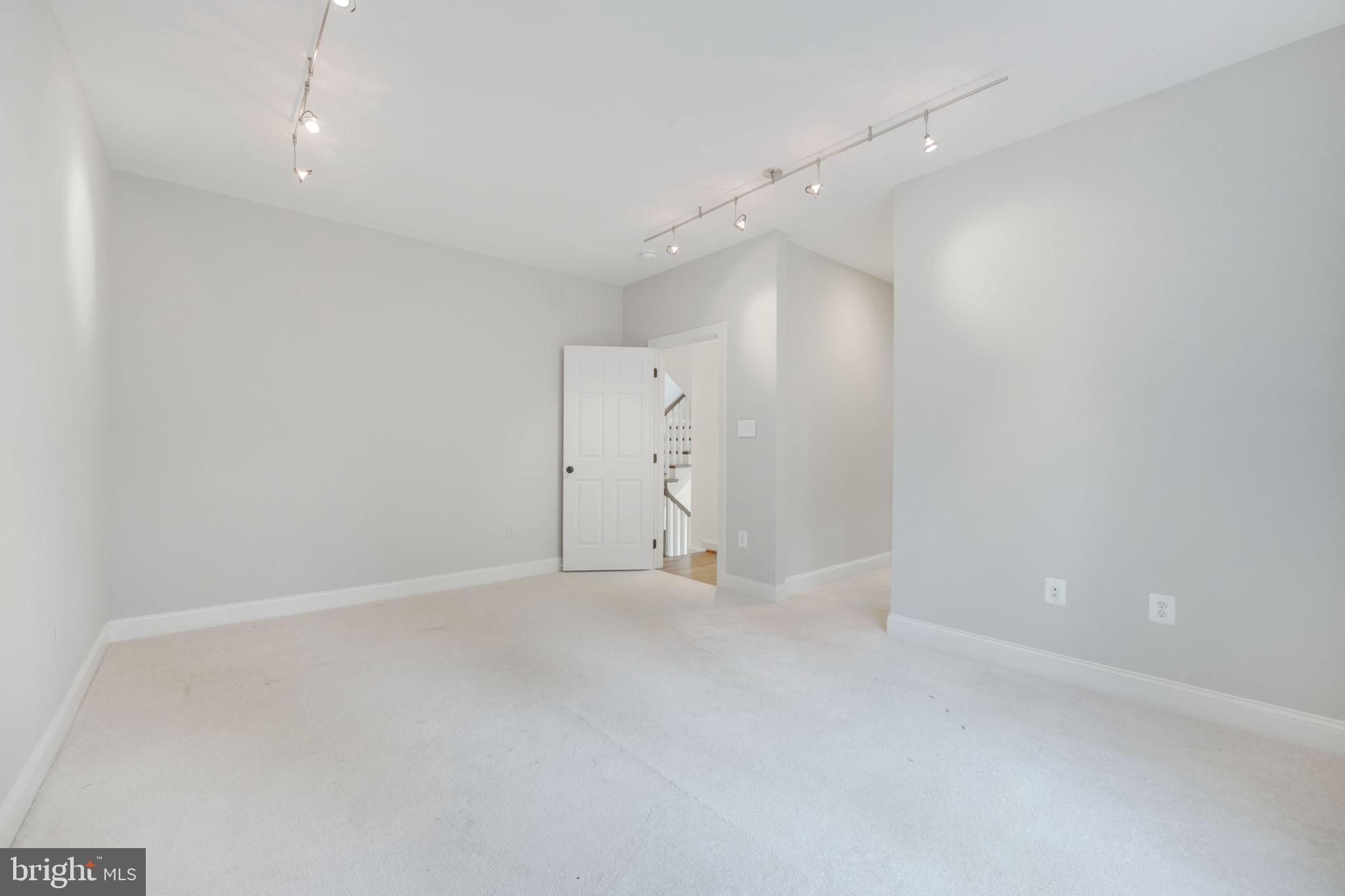 DOVER BALMORAL RIVERWOOD - Residential