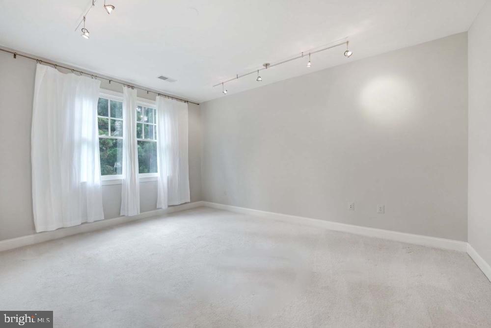 DOVER BALMORAL RIVERWOOD - Residential