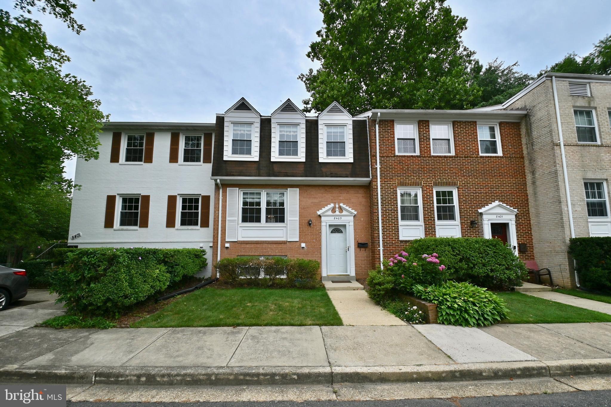 STRATHMEADE SQUARE - Residential