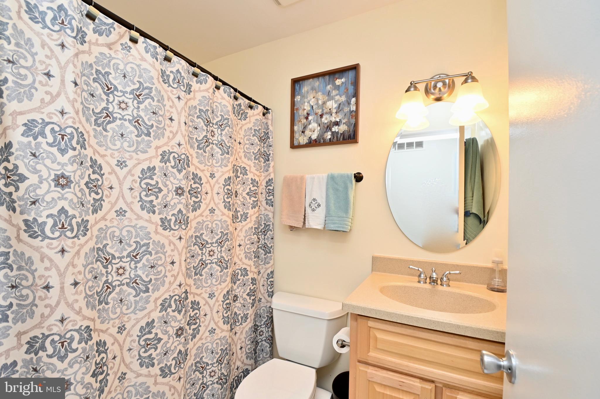 STRATHMEADE SQUARE - Residential