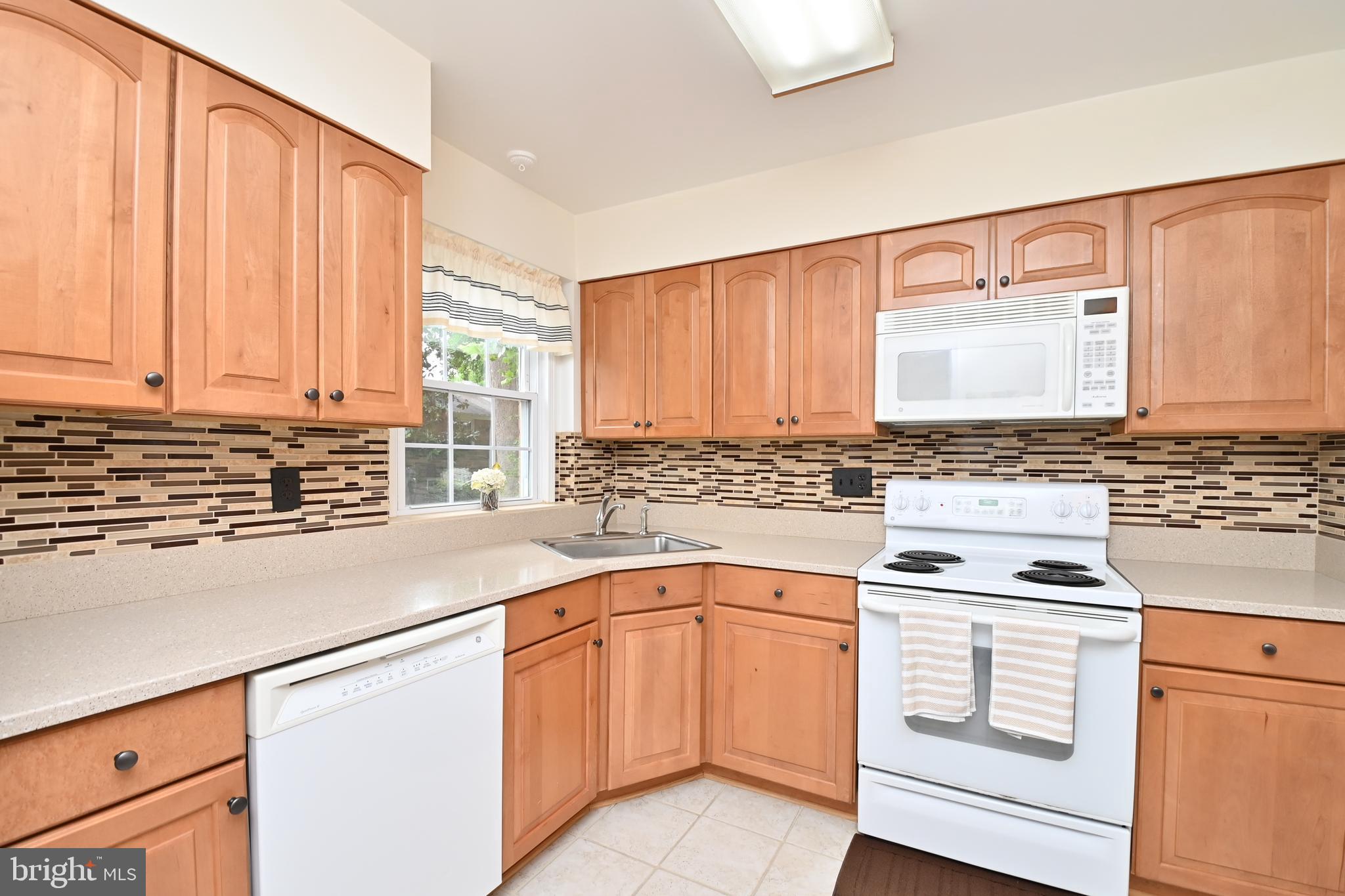 STRATHMEADE SQUARE - Residential