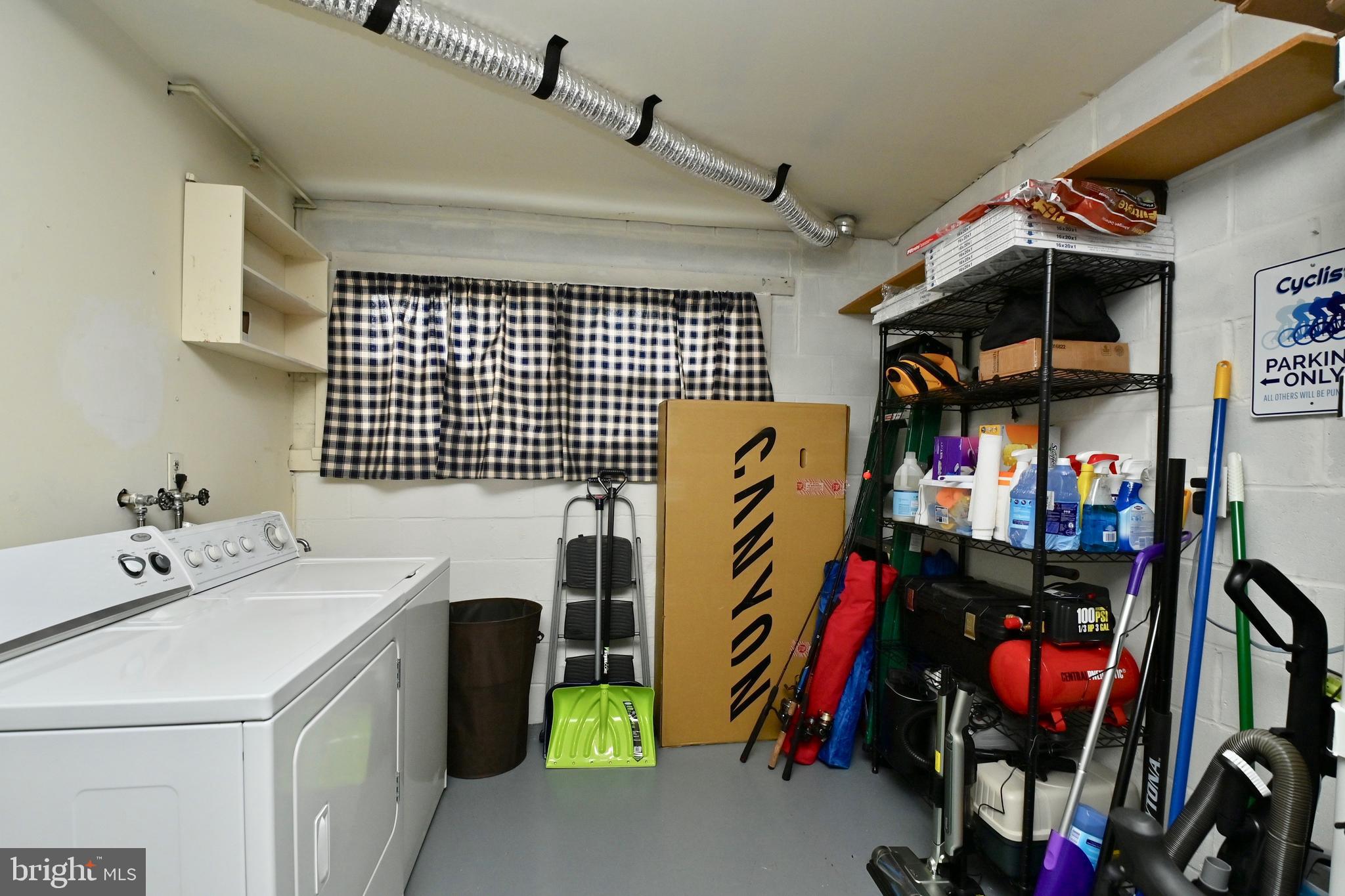 STRATHMEADE SQUARE - Residential