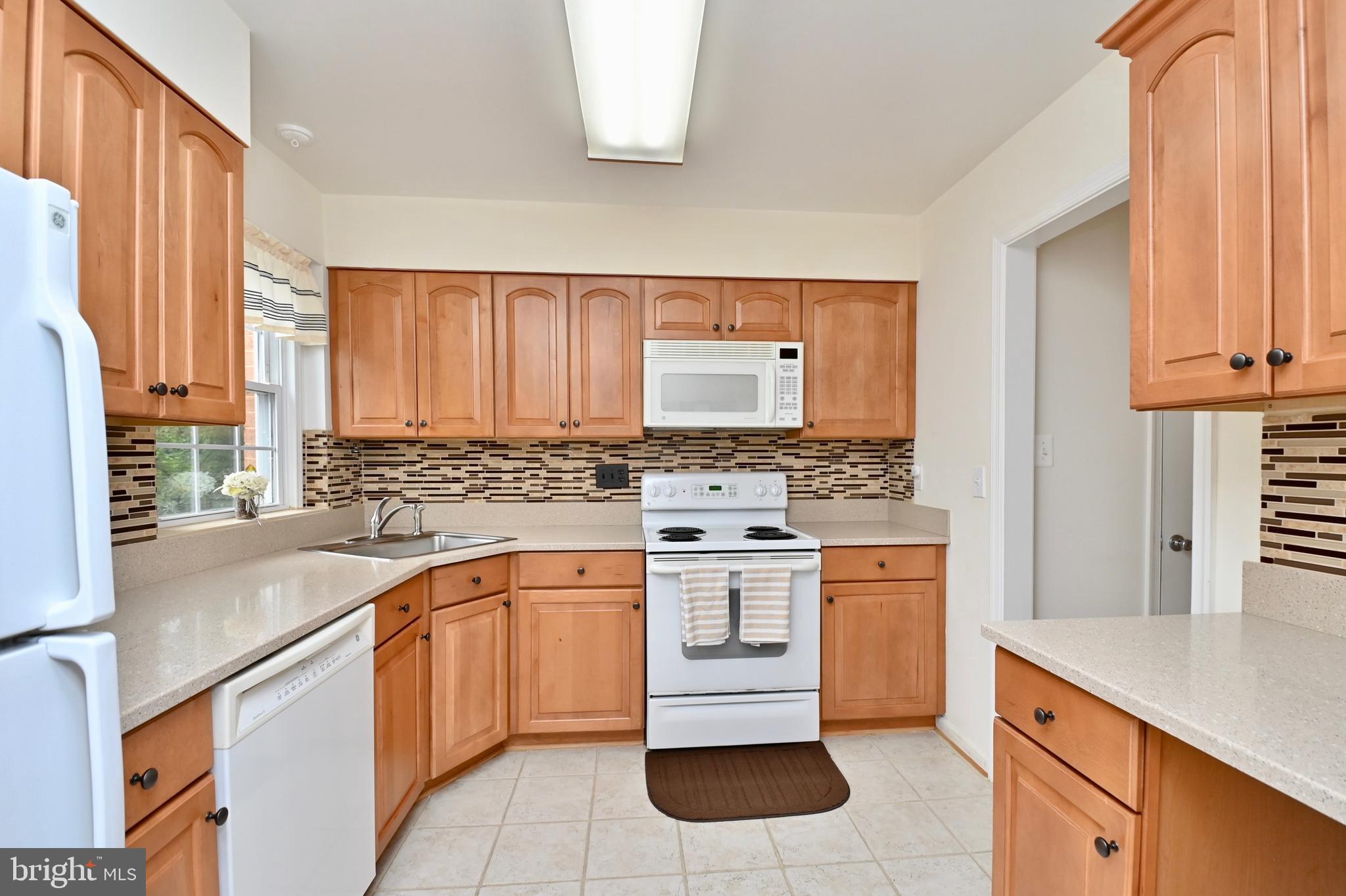 STRATHMEADE SQUARE - Residential