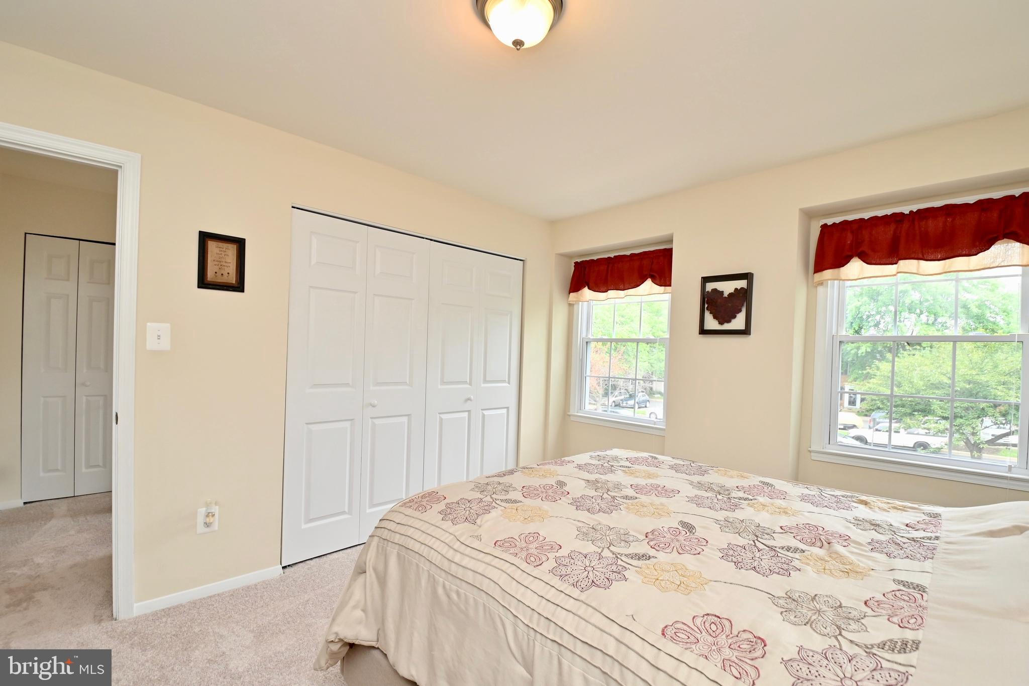 STRATHMEADE SQUARE - Residential