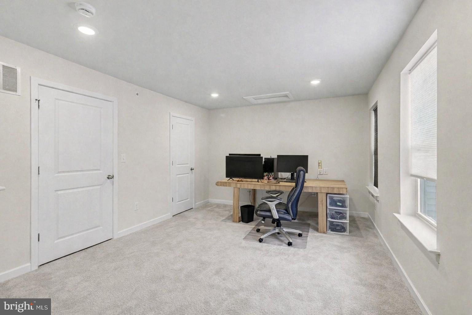 RIVER POINTE - Residential