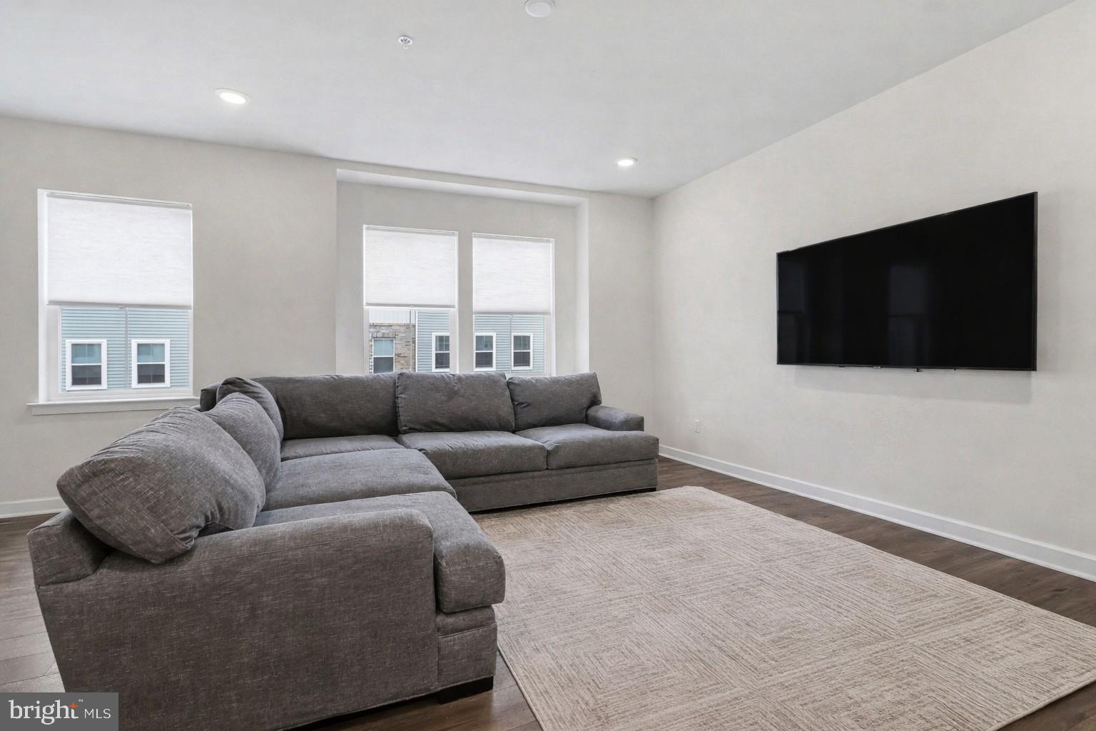 RIVER POINTE - Residential