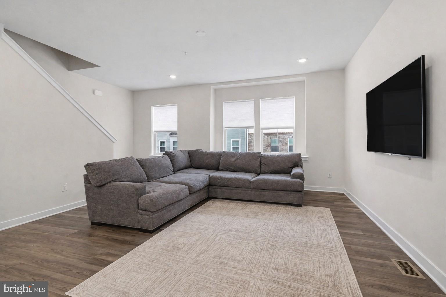 RIVER POINTE - Residential