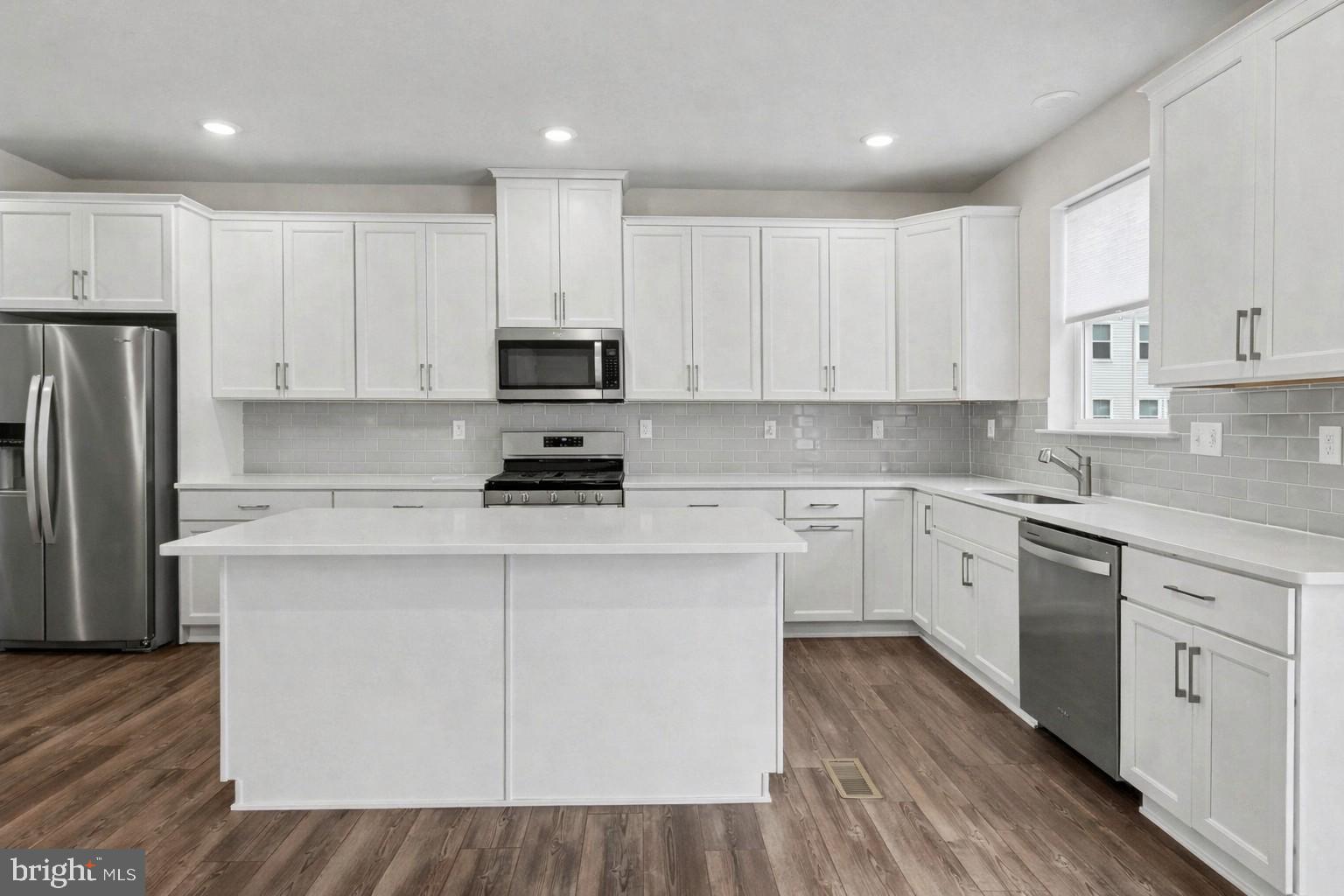 RIVER POINTE - Residential