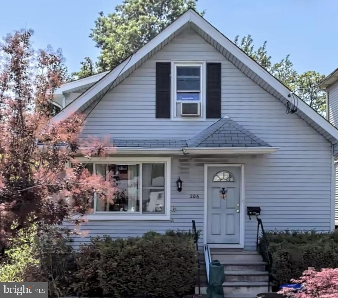 206 AMSTERDAM AVENUE