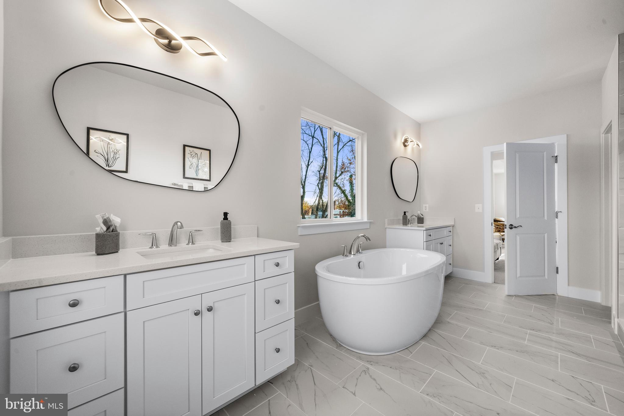 PIMMIT HILLS - Residential