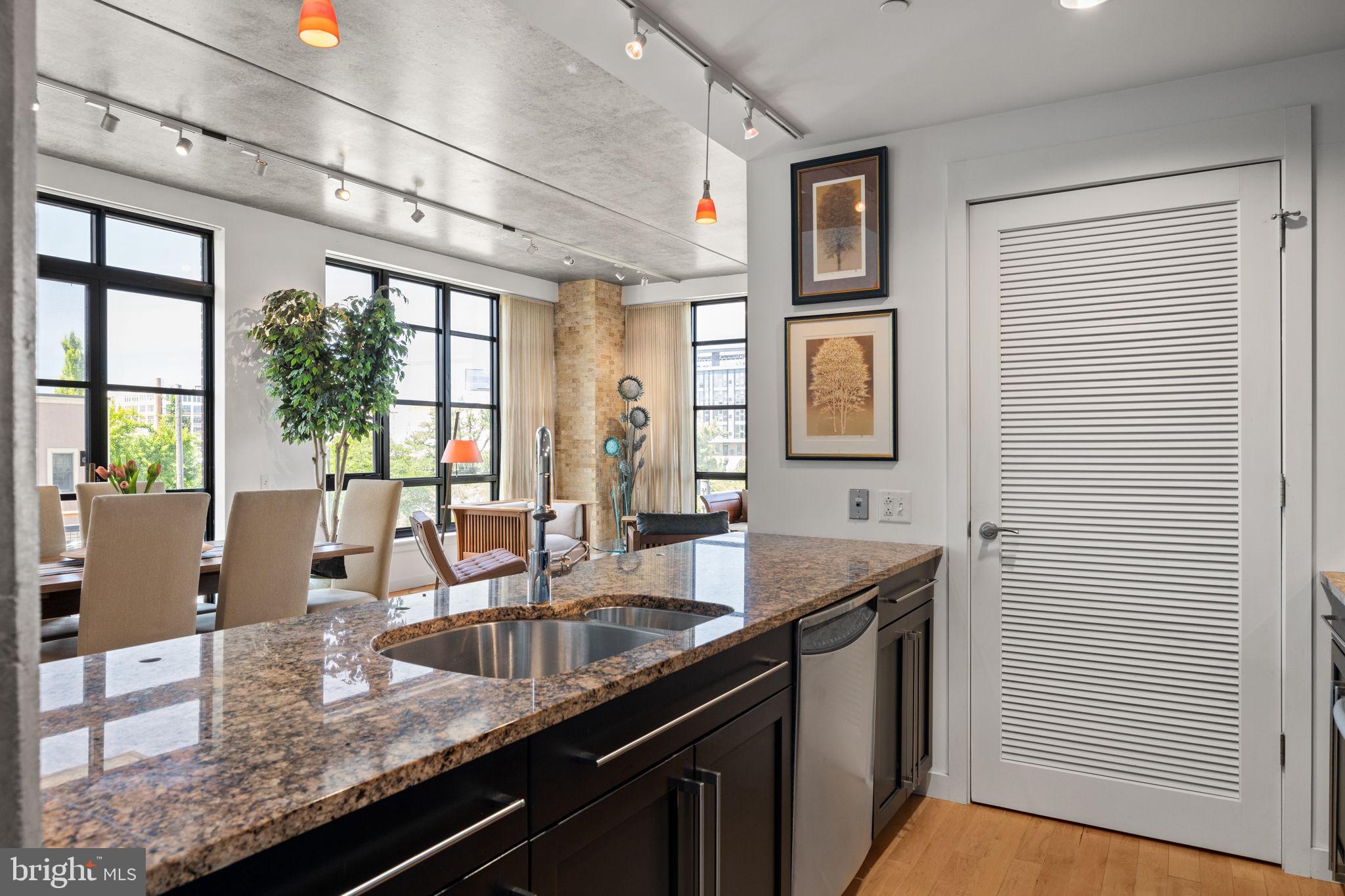 319 VINE STREET 307