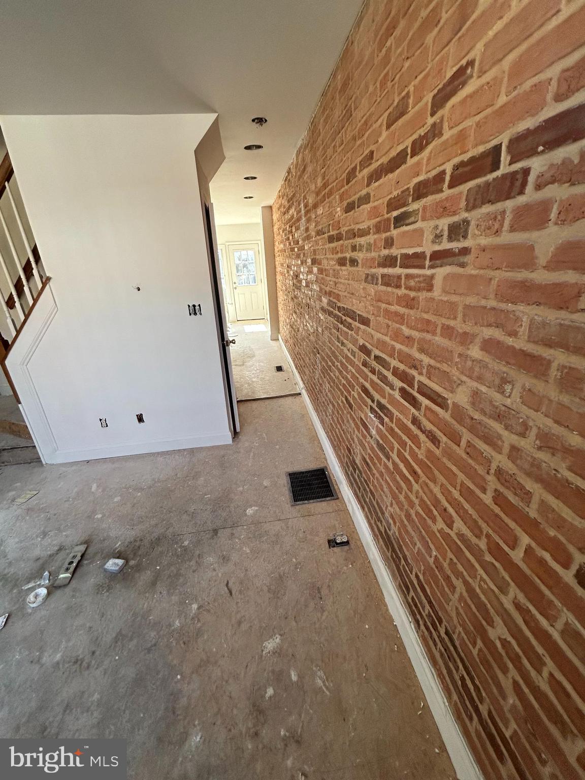 1135 SARGEANT STREET