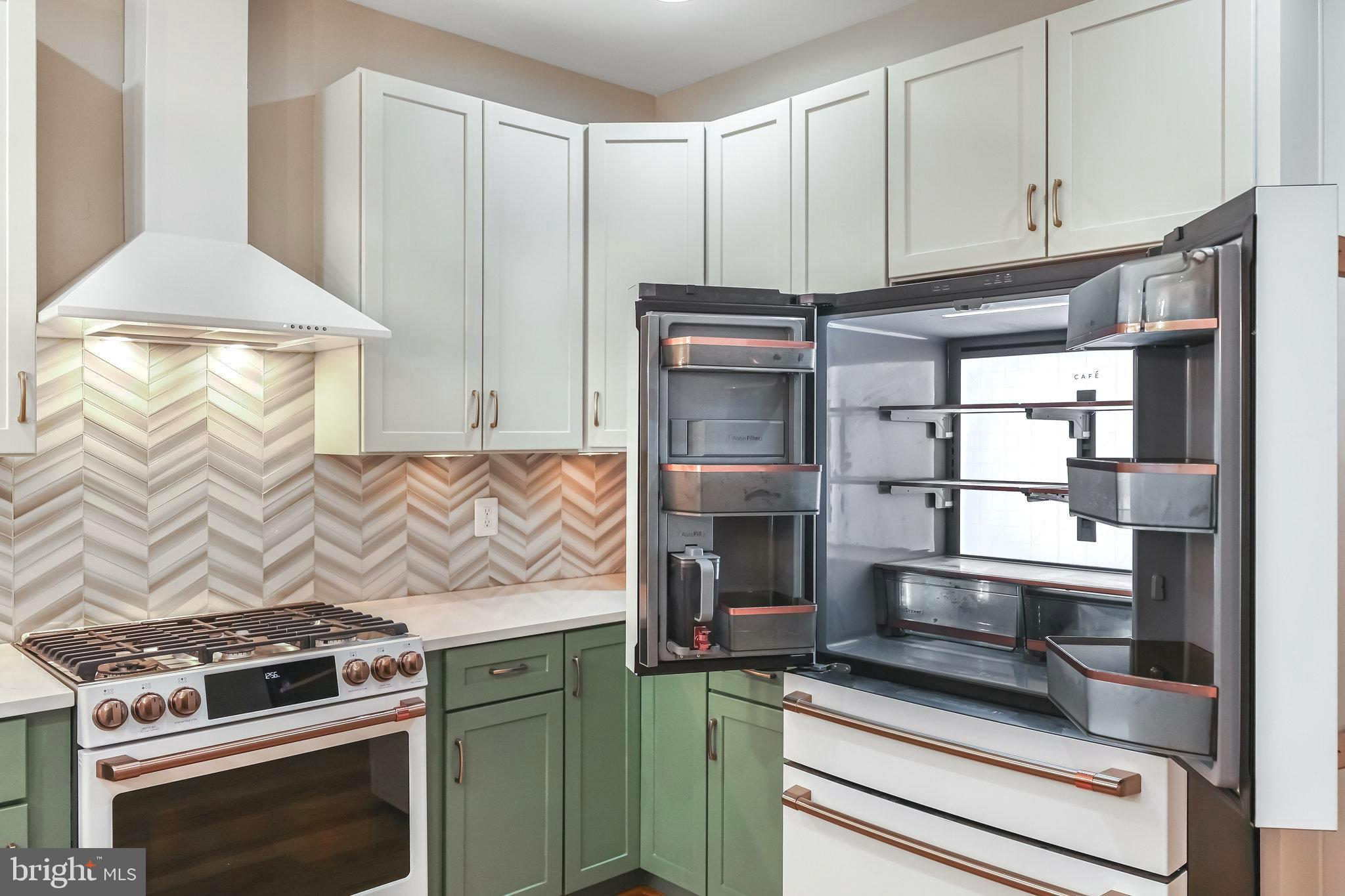 POTOMAC YARD - Residential Lease