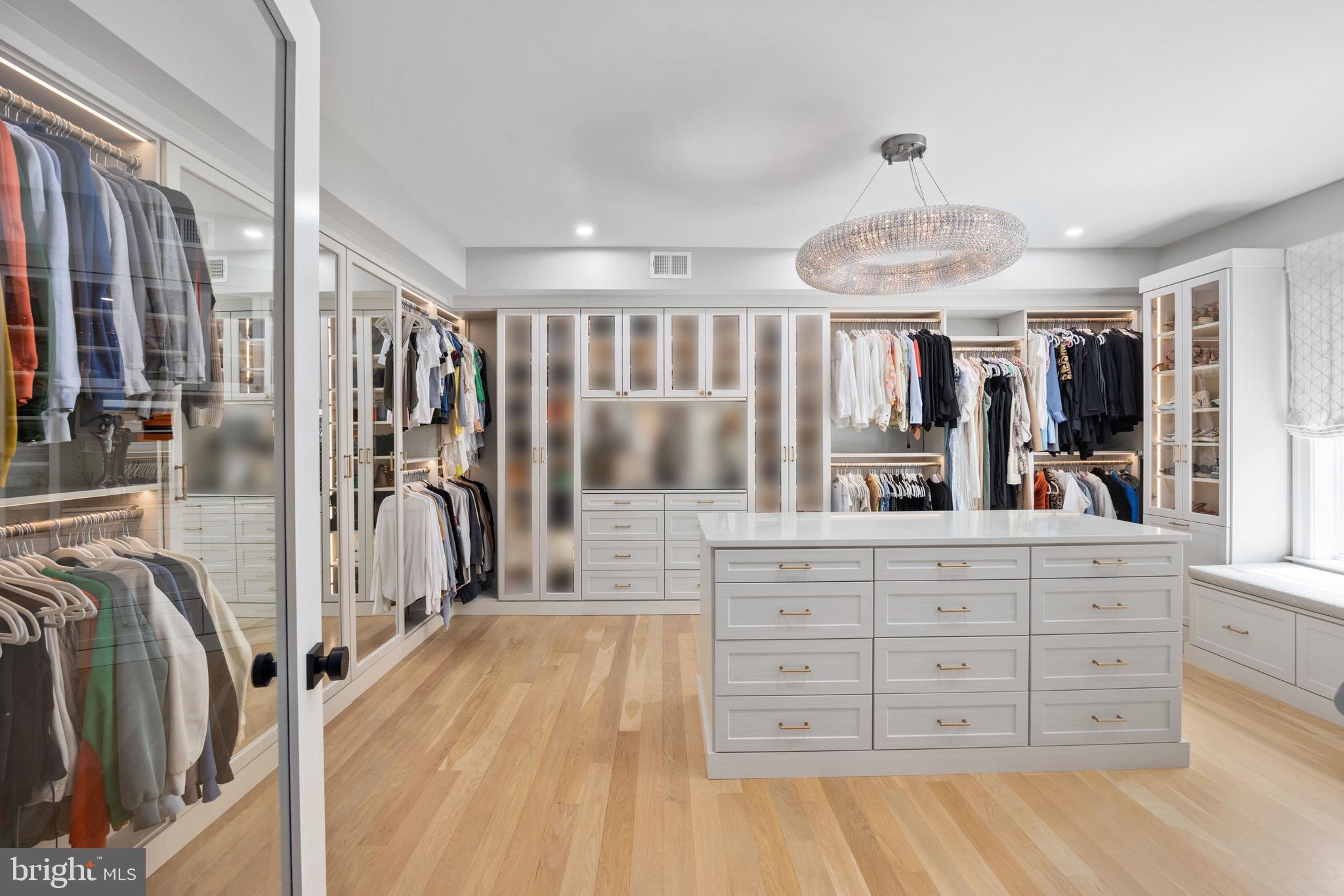 LANGLEY FOREST - Residential