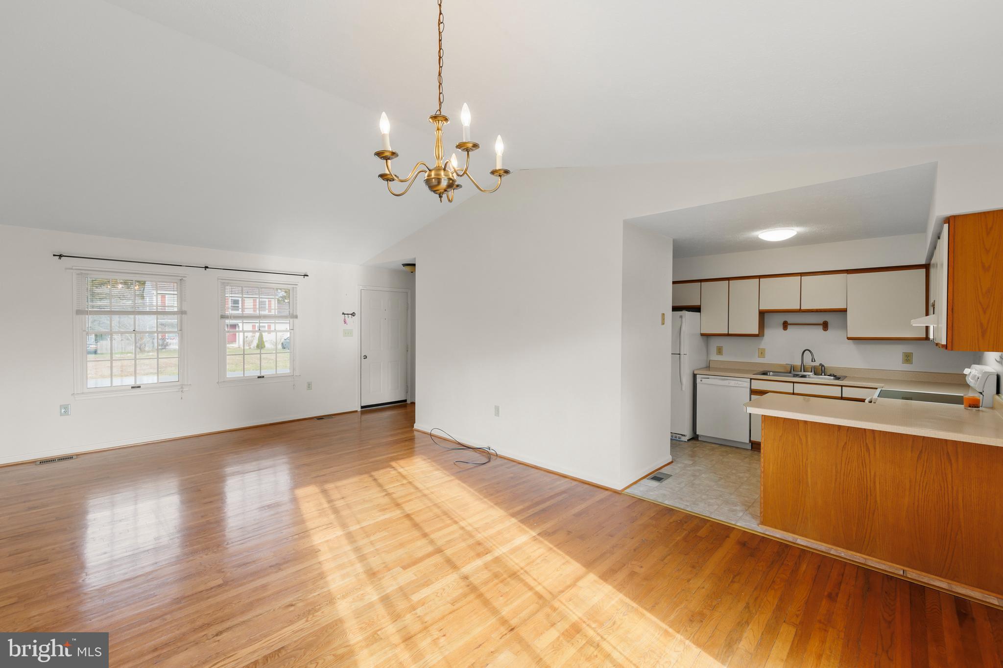 111 MEADOWVIEW COURT