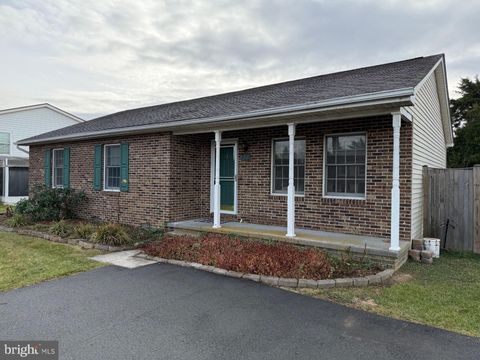 111 MEADOWVIEW COURT WINCHESTER VA 22602