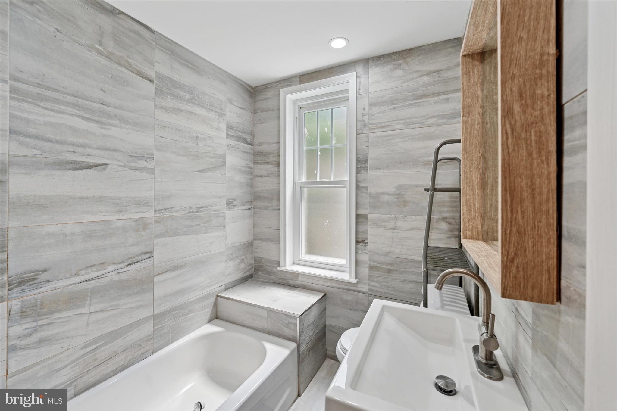 PHILADELPHIA (WEST) - Residential