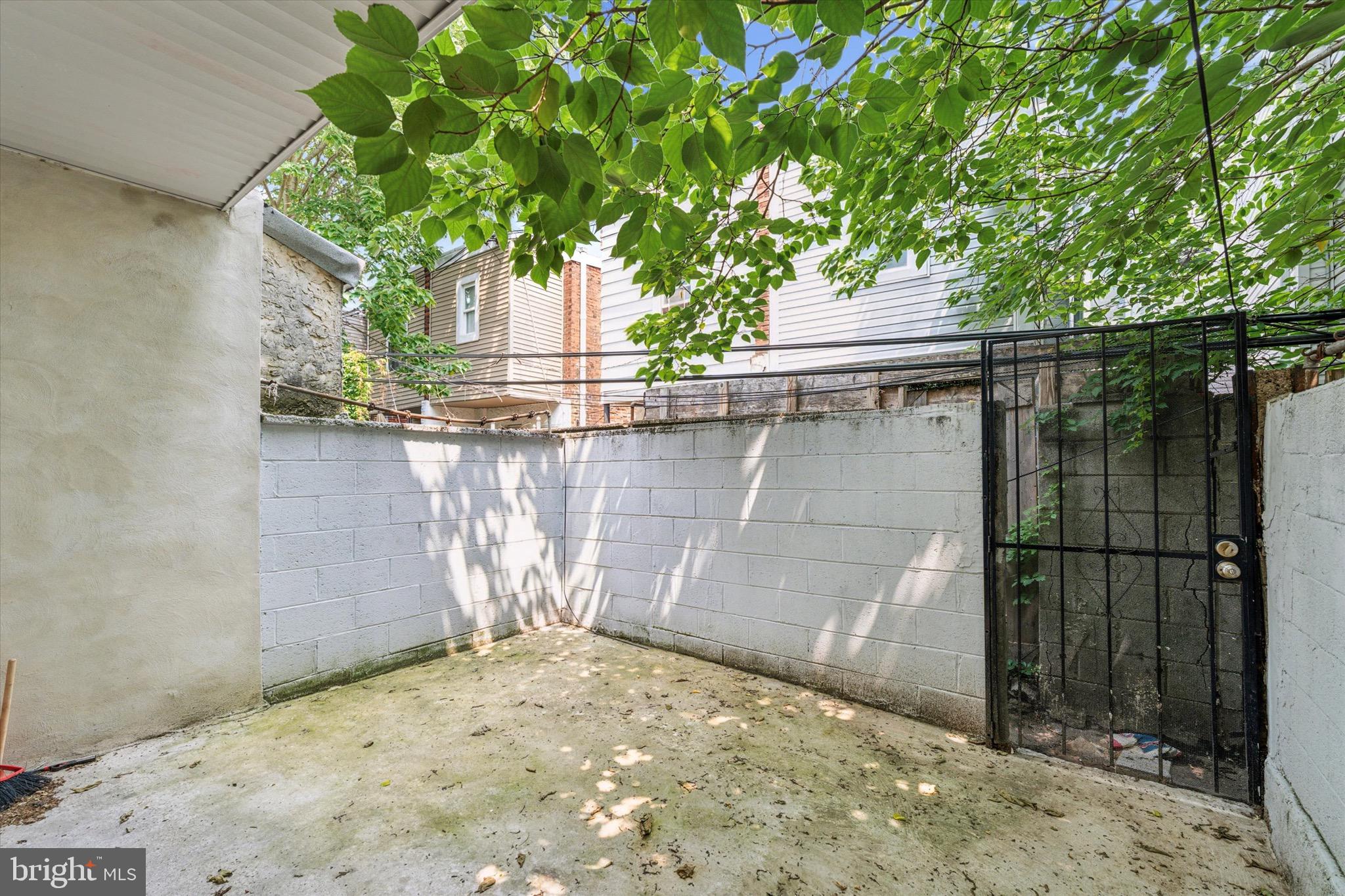 PHILADELPHIA (WEST) - Residential