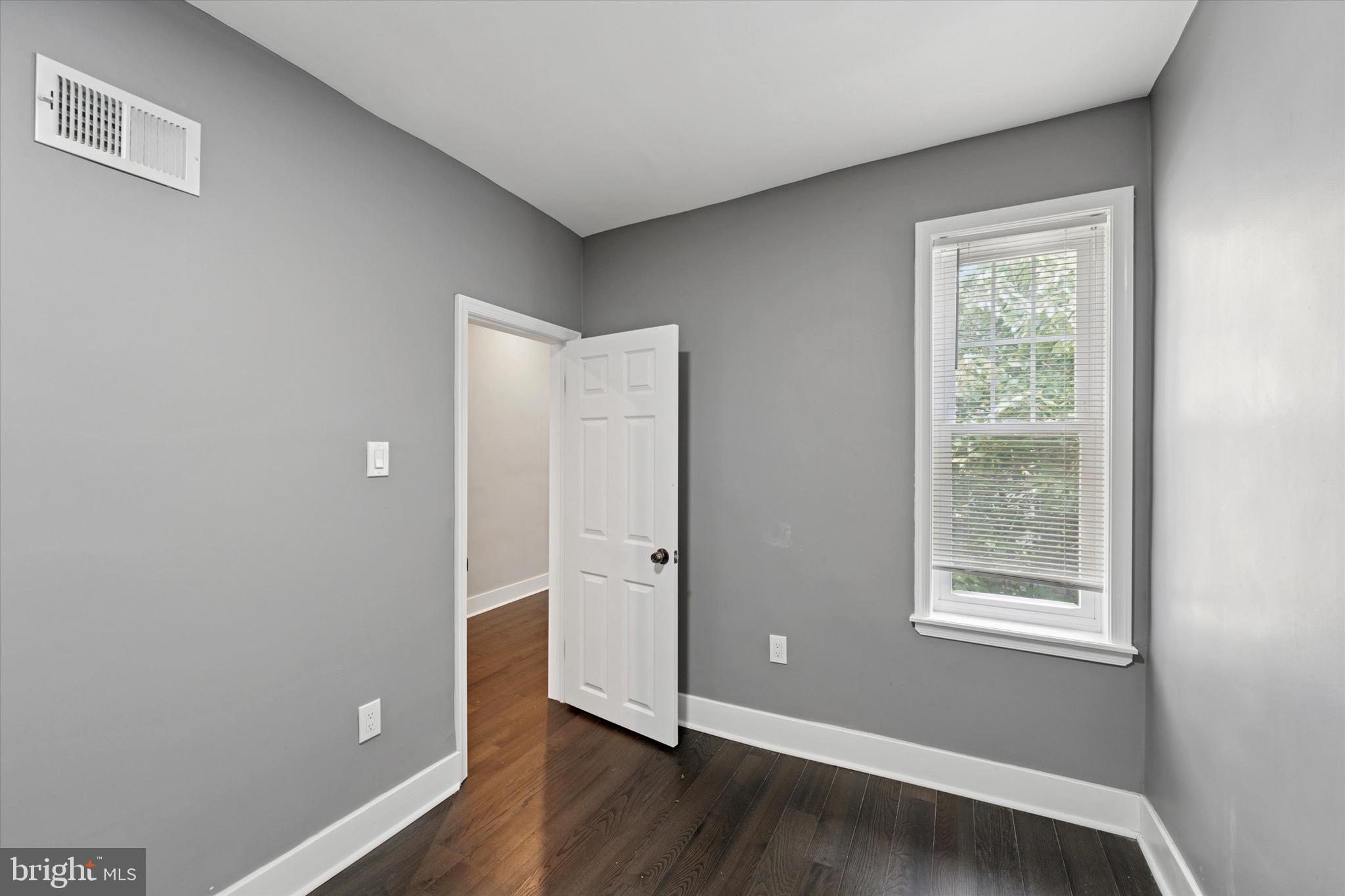 PHILADELPHIA (WEST) - Residential