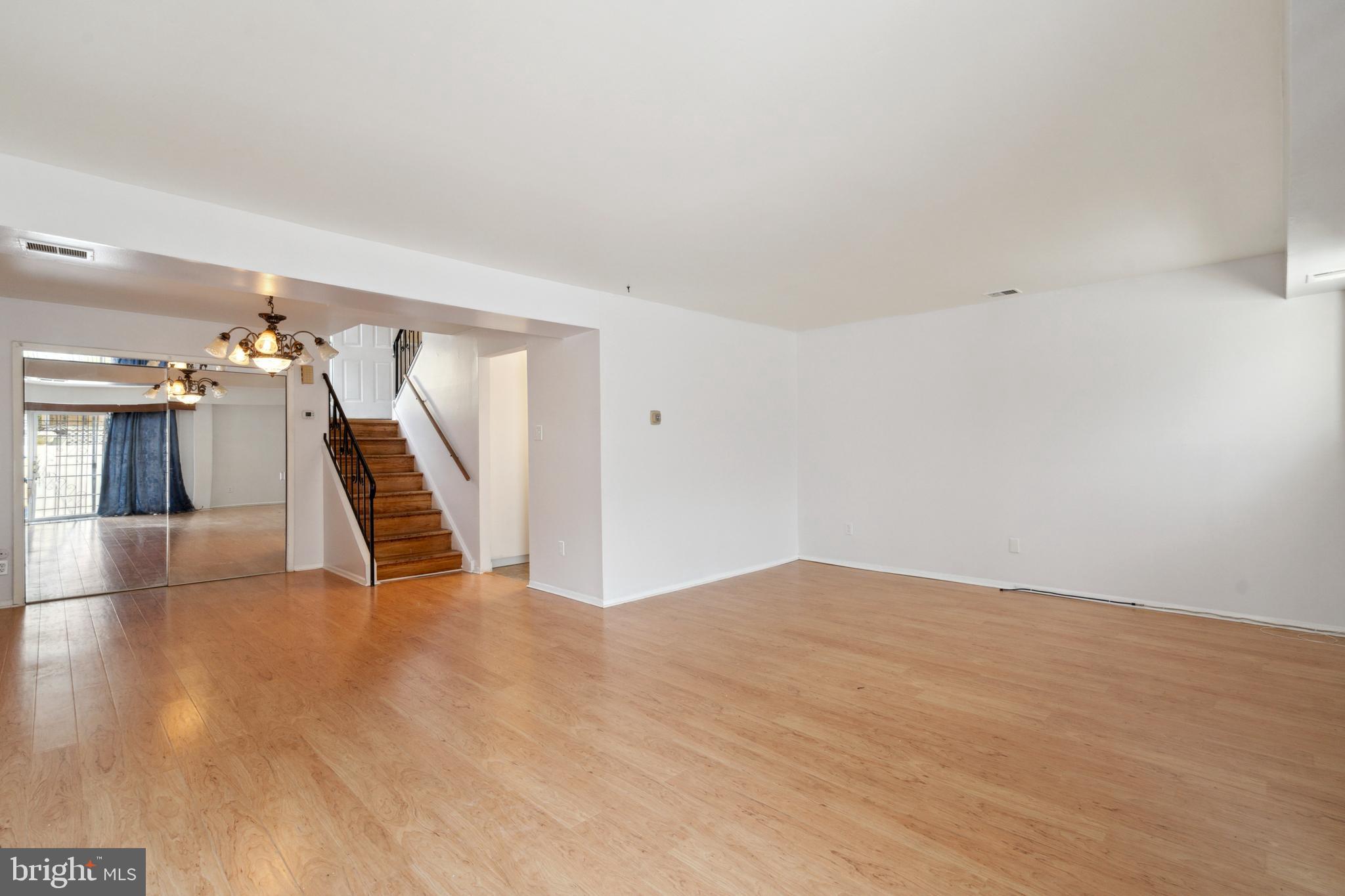 FAIRMOUNT - Residential