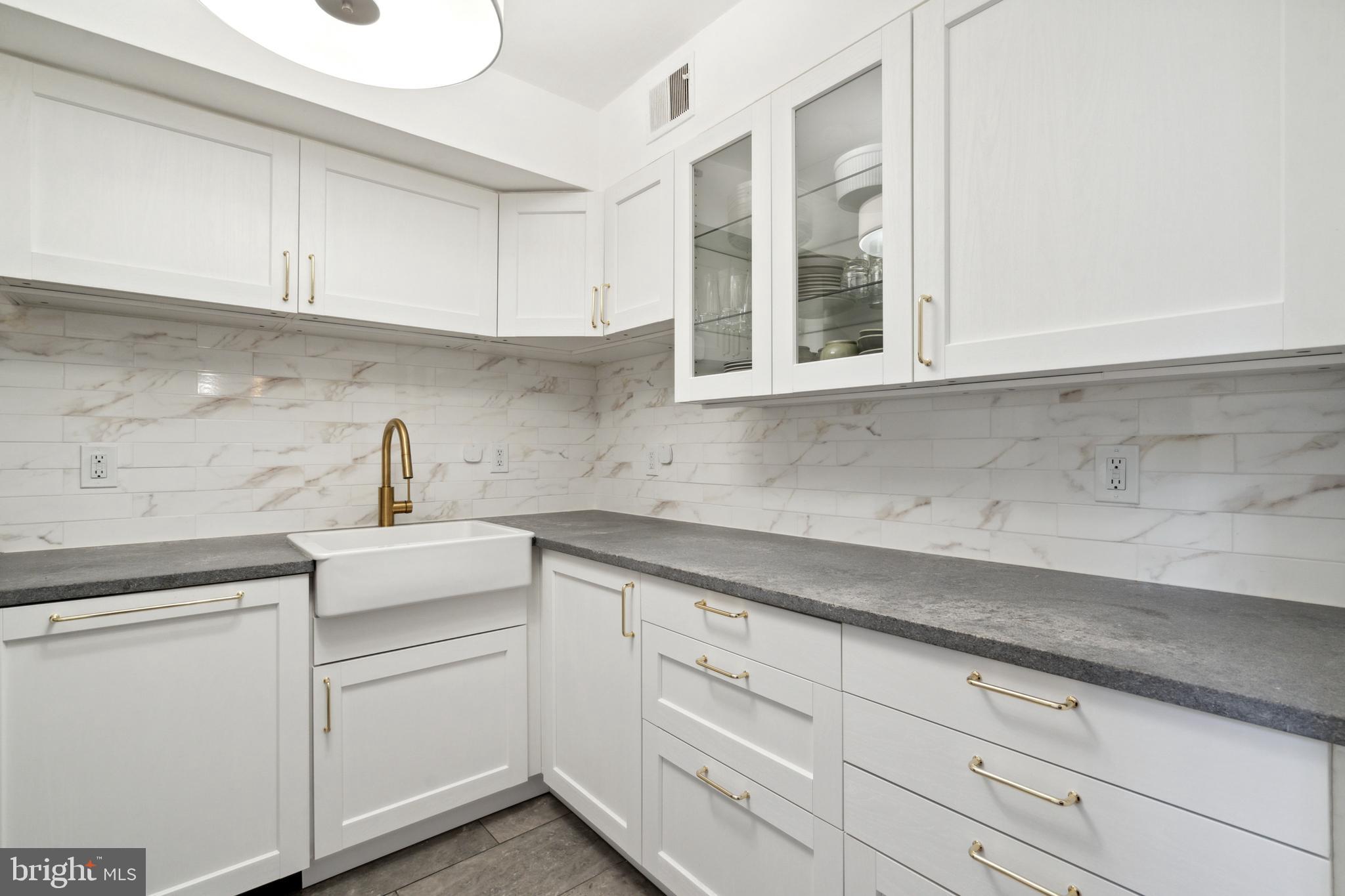 FAIRMOUNT - Residential
