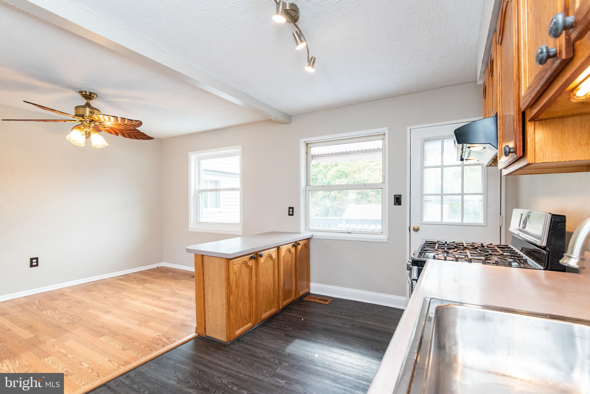 ESSEX - Residential Lease