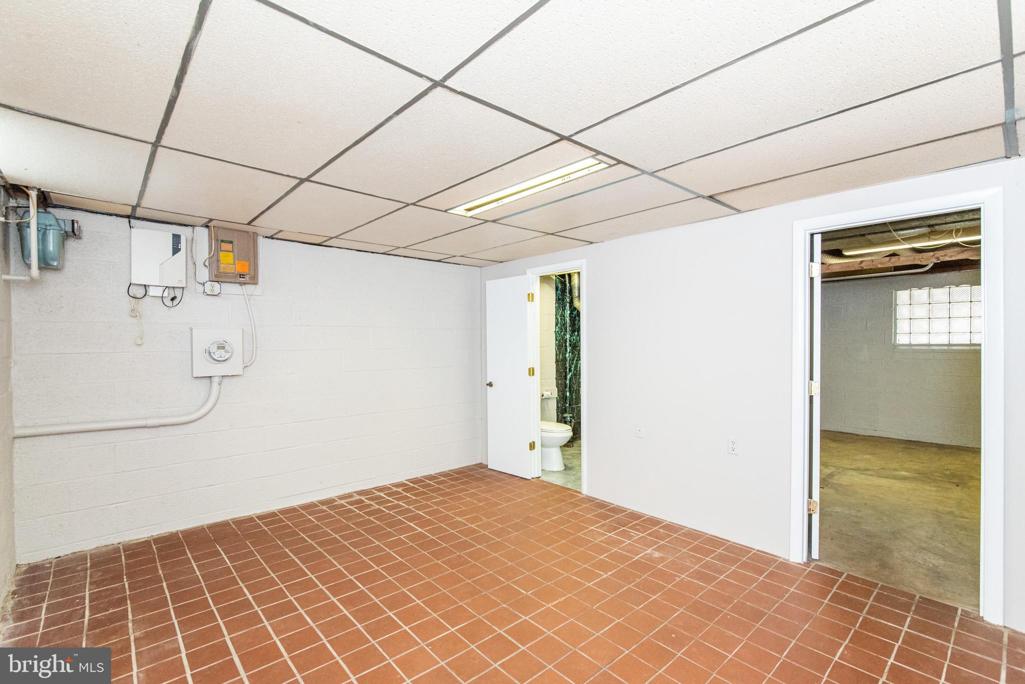 ESSEX - Residential Lease