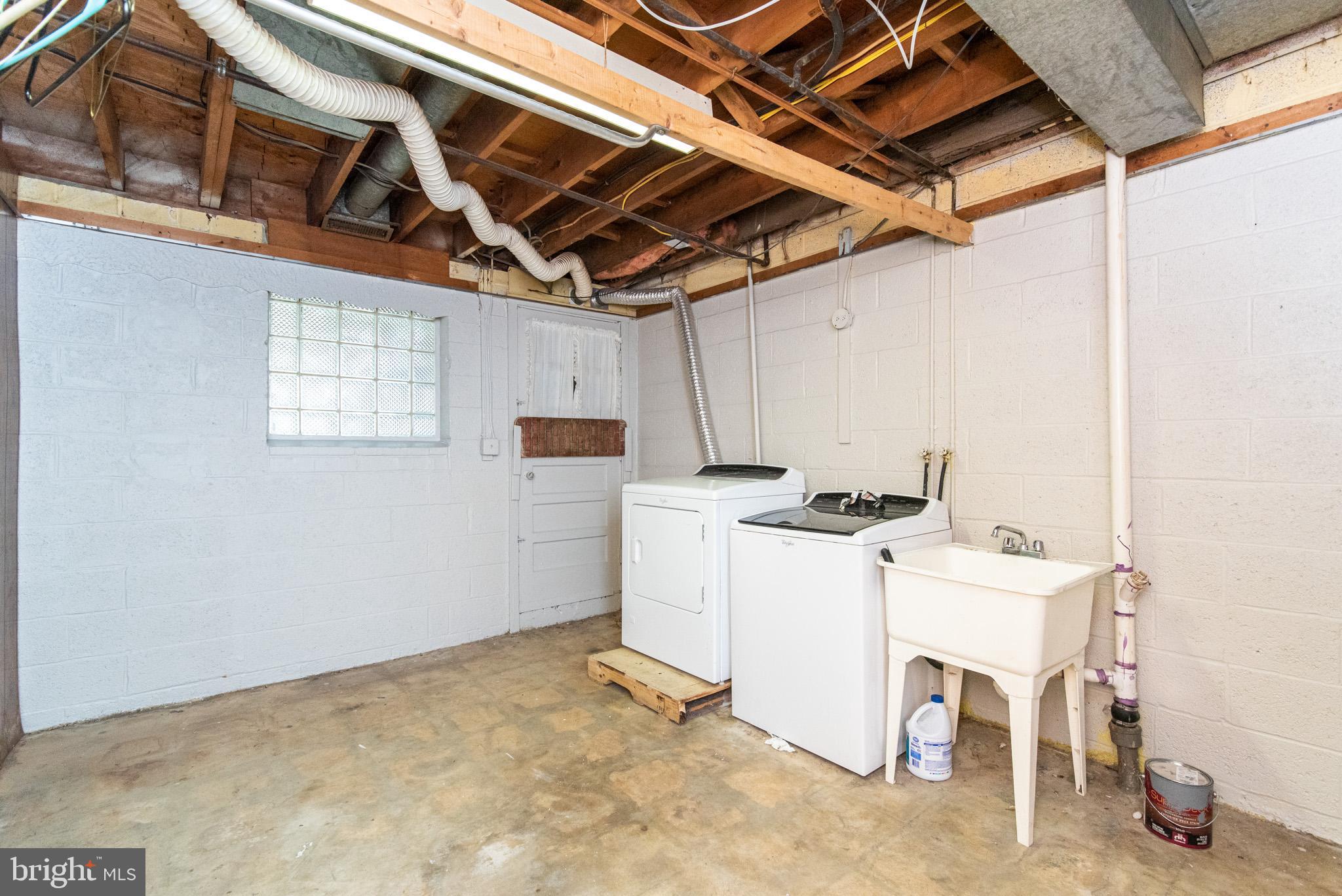 ESSEX - Residential Lease