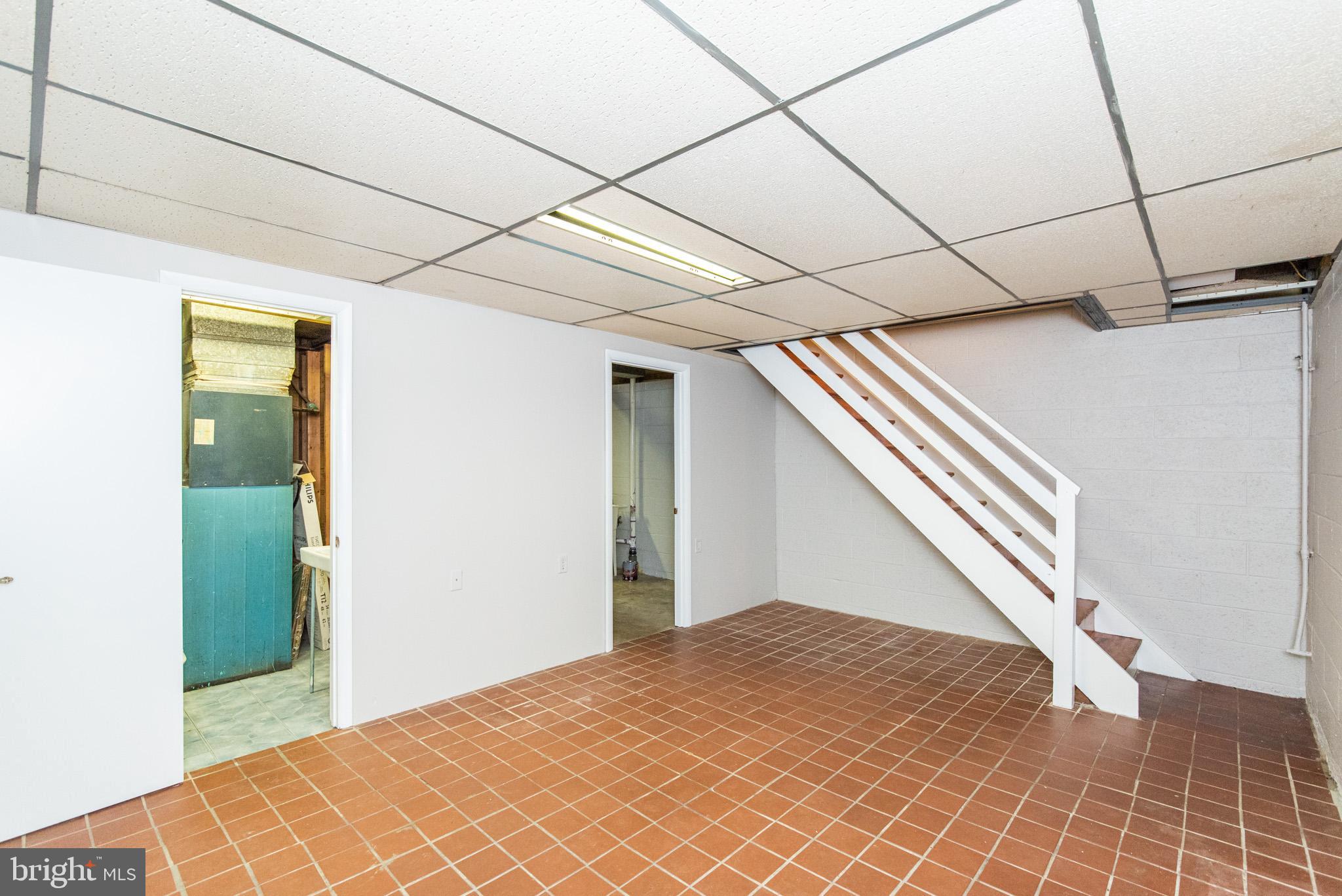 ESSEX - Residential Lease