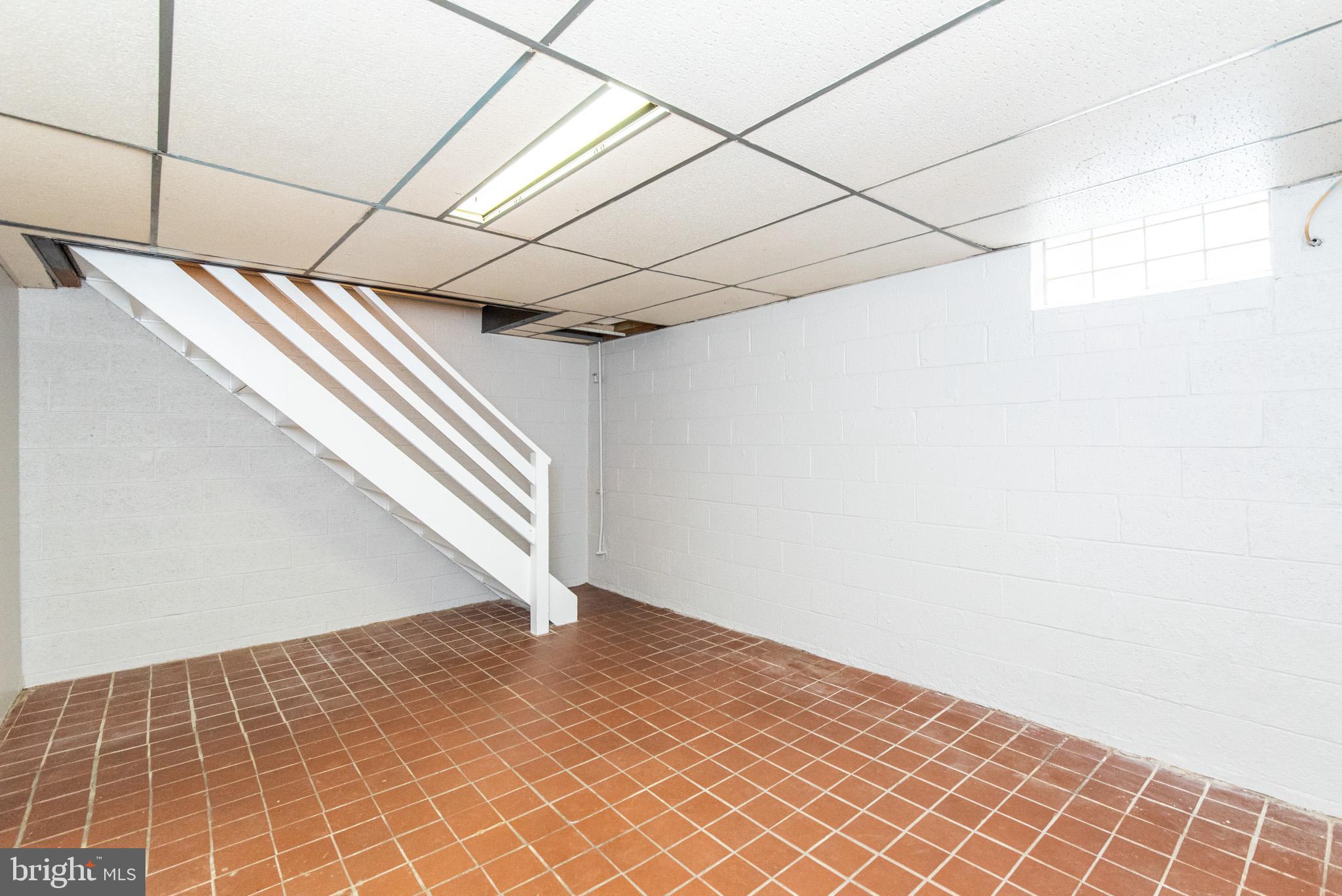 ESSEX - Residential Lease