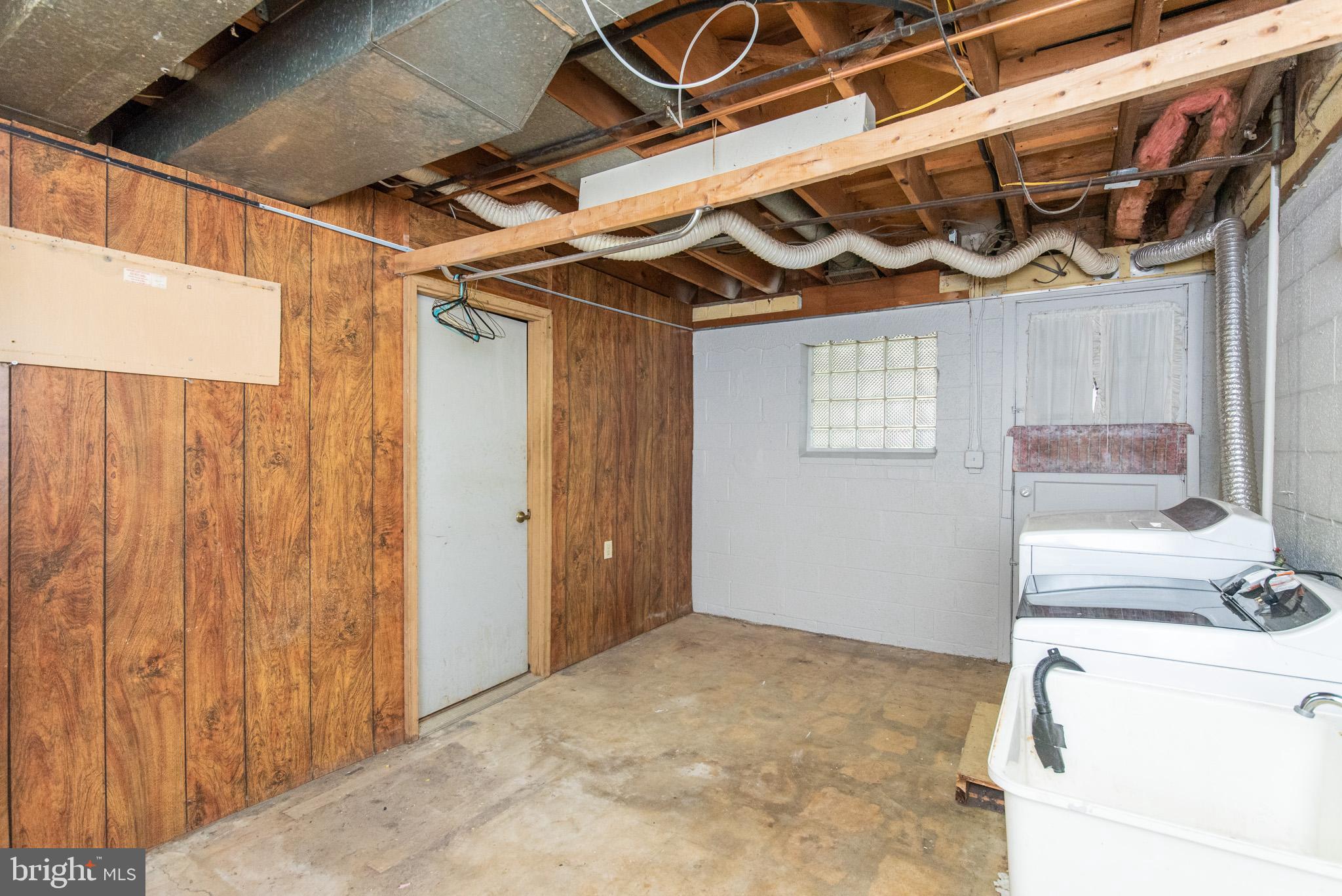 ESSEX - Residential Lease