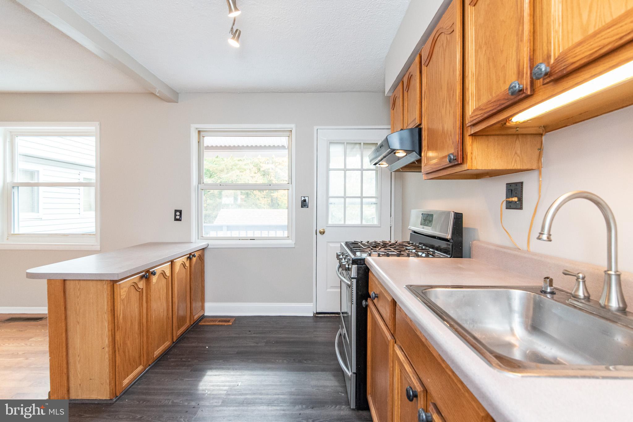 ESSEX - Residential Lease