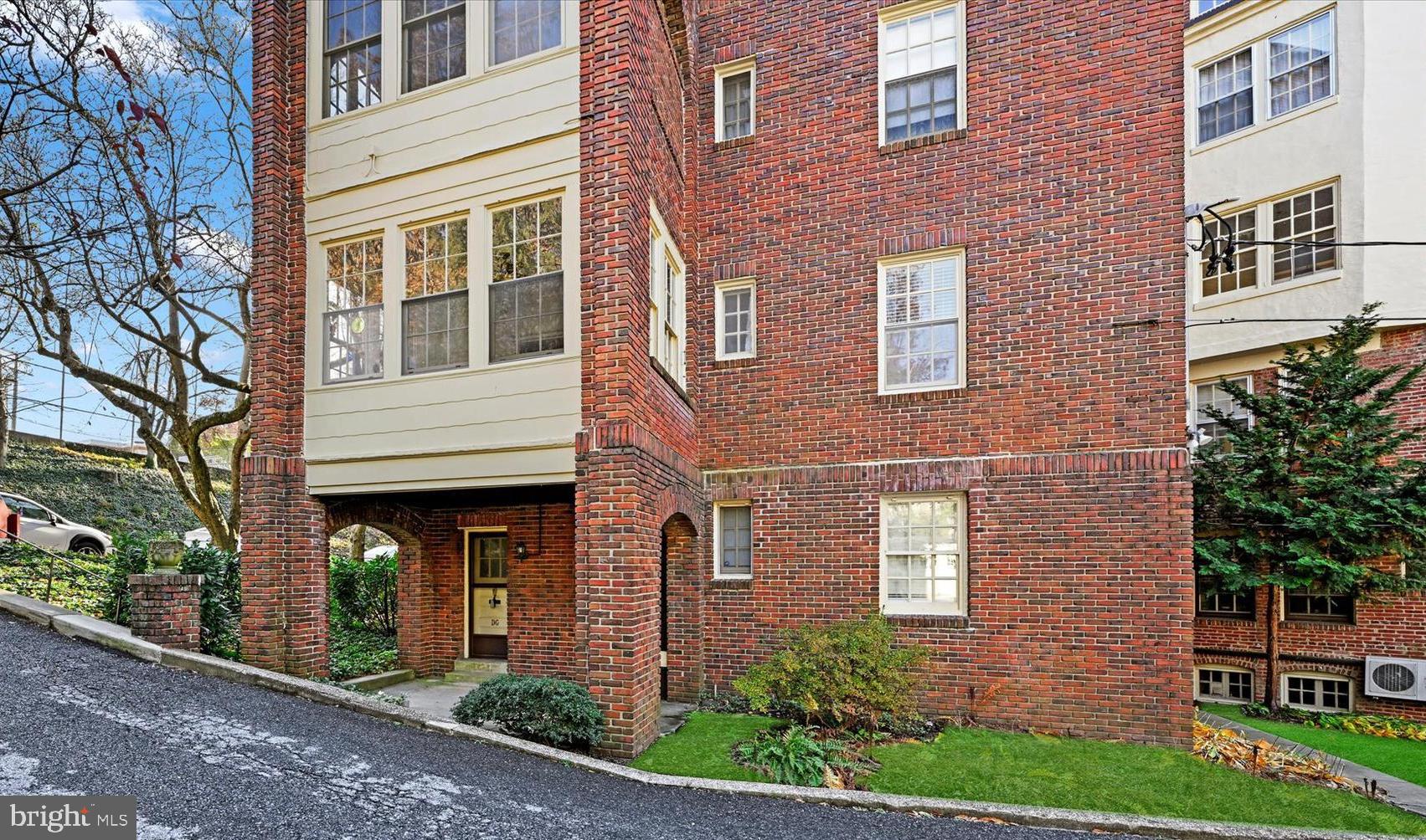 TUSCANY-CANTERBURY - Residential