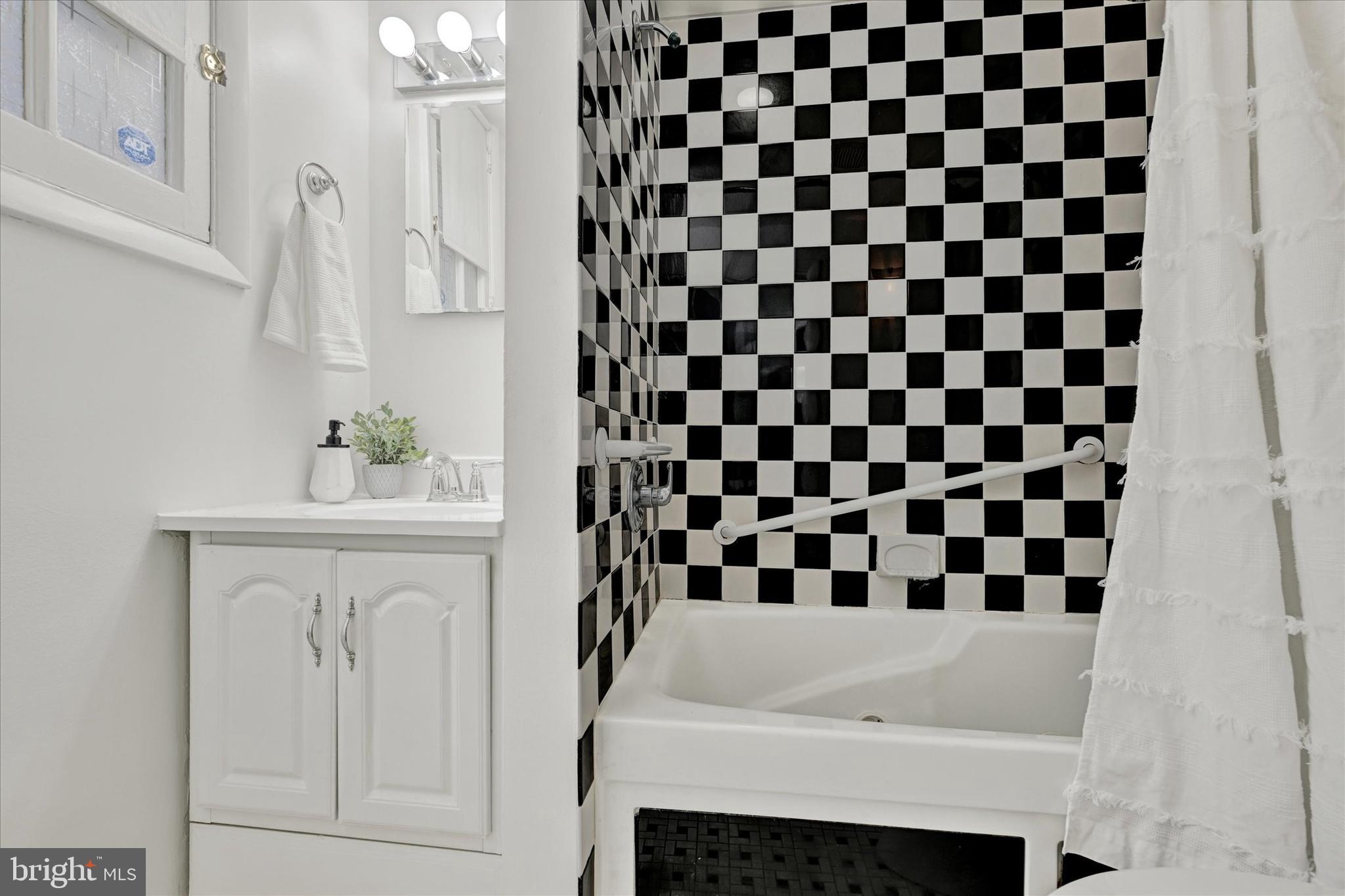 TUSCANY-CANTERBURY - Residential