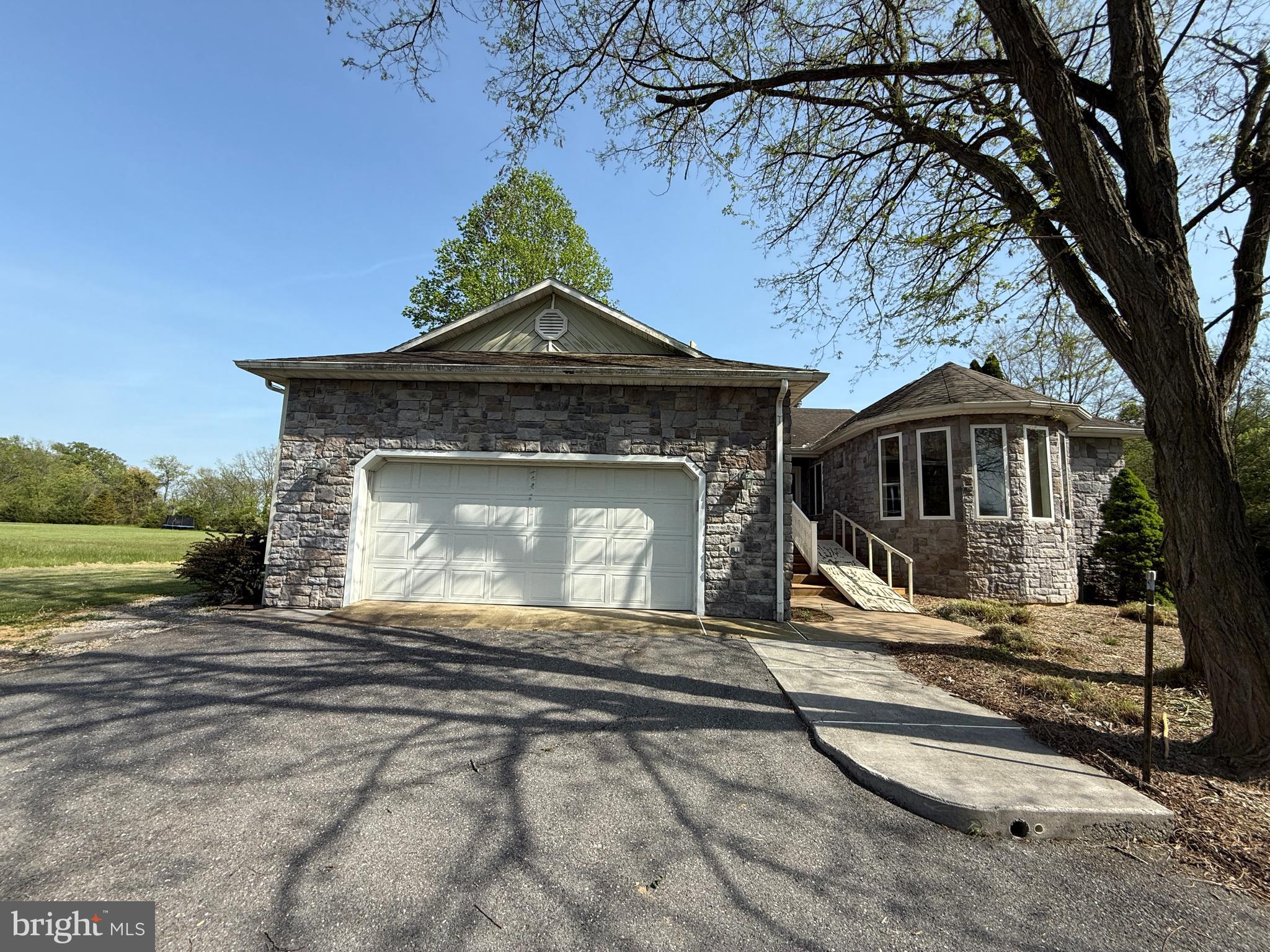 SWAN POND - Residential