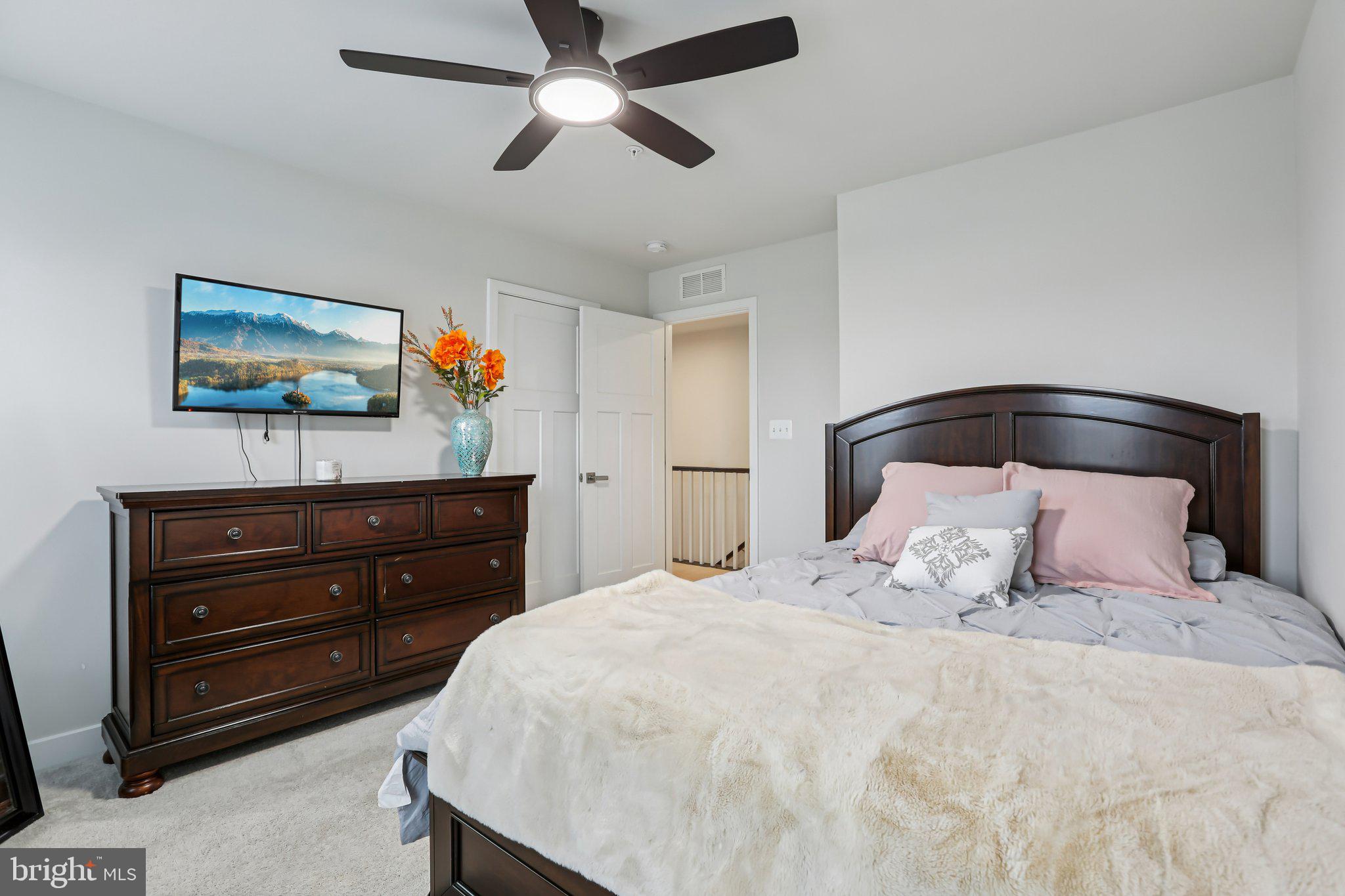 JAMES RUN TOWNHOMES - Residential