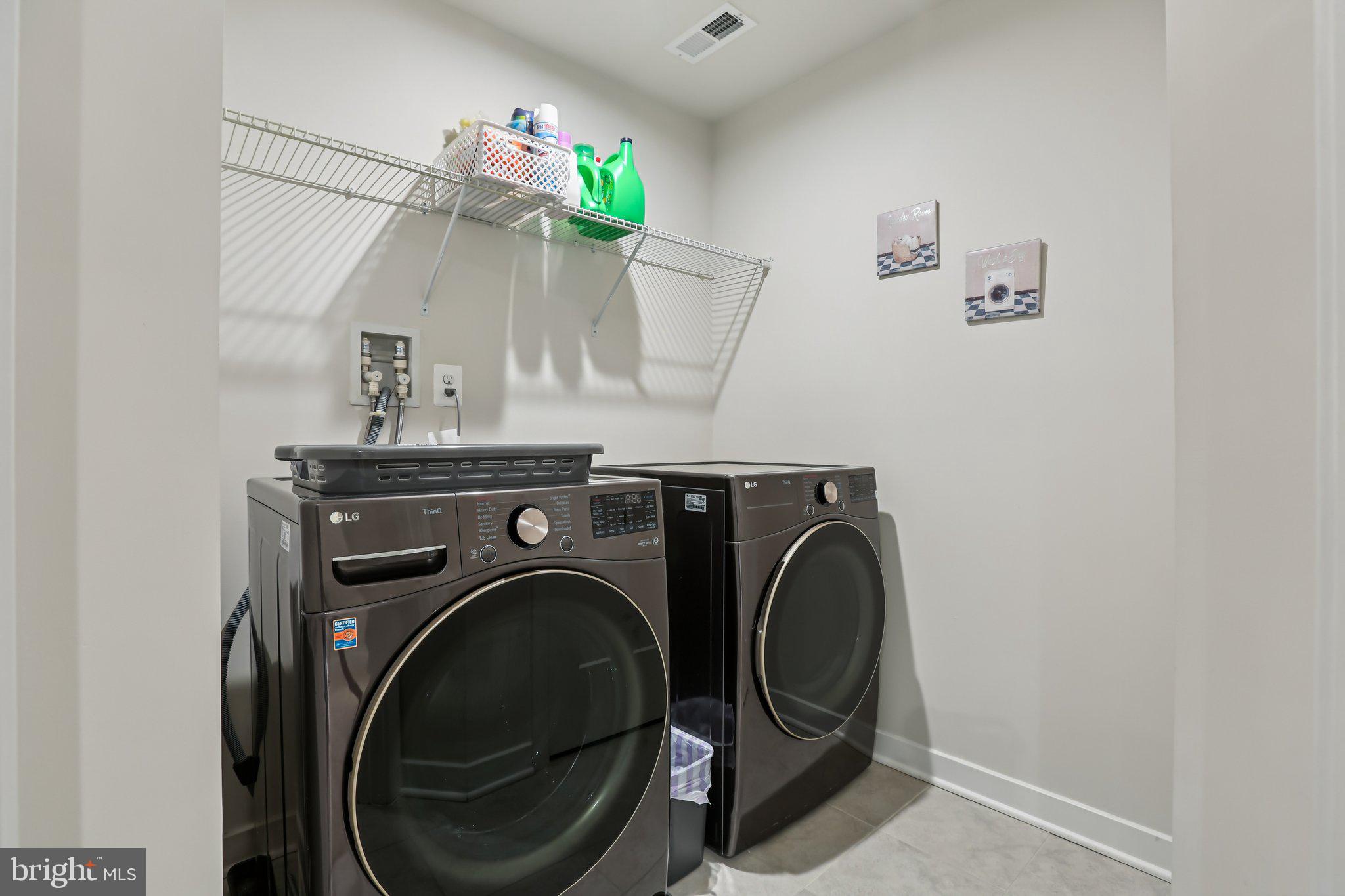 JAMES RUN TOWNHOMES - Residential