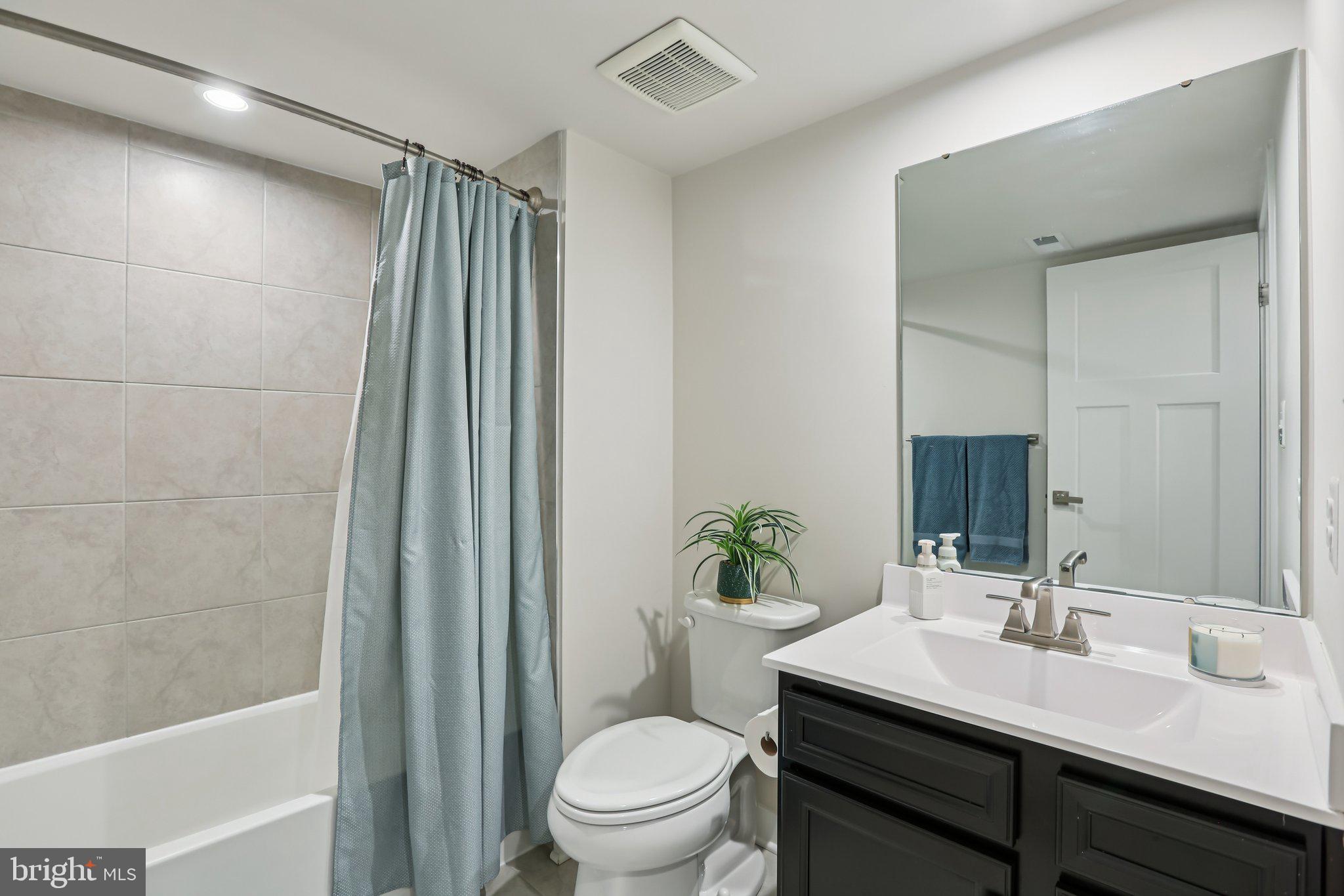 JAMES RUN TOWNHOMES - Residential