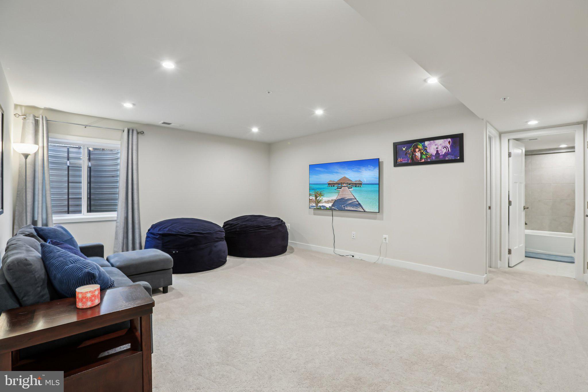 JAMES RUN TOWNHOMES - Residential