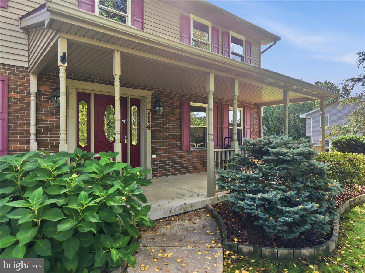714 LEXINGTON ROAD