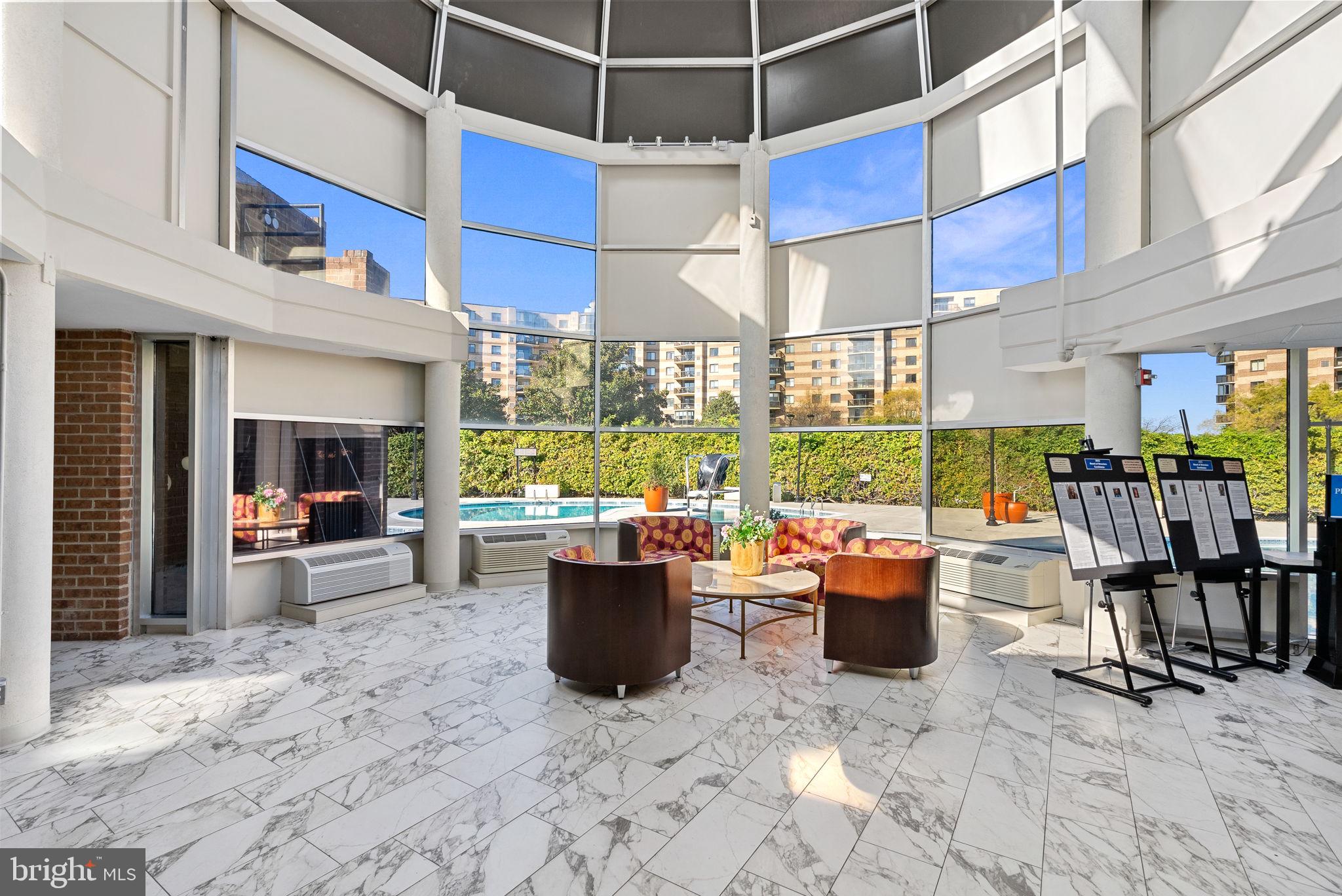 ROTONDA - Residential