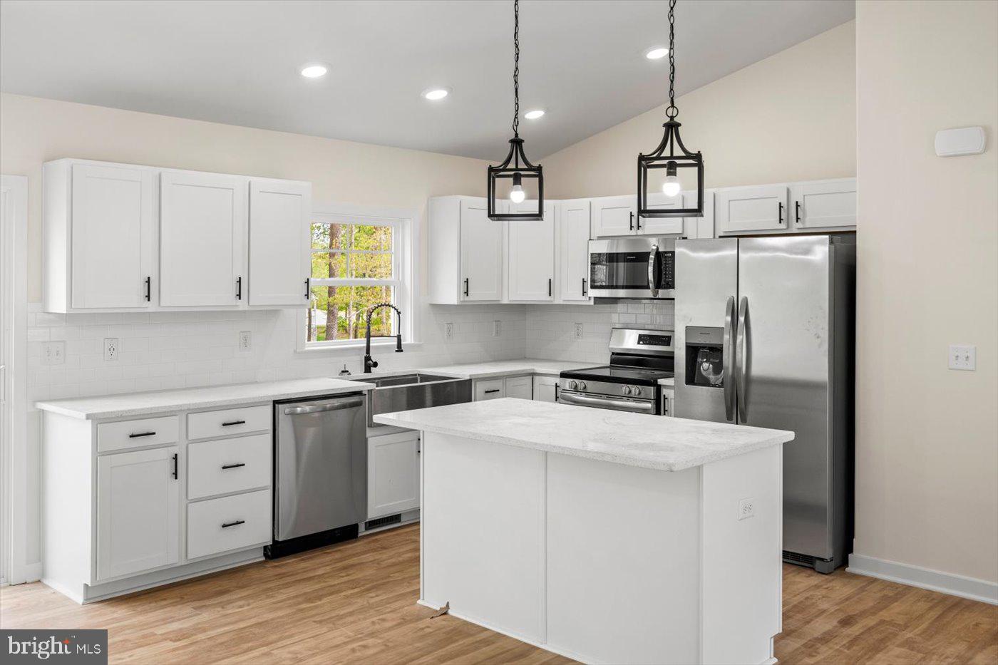 LAKE ARROWHEAD - Residential