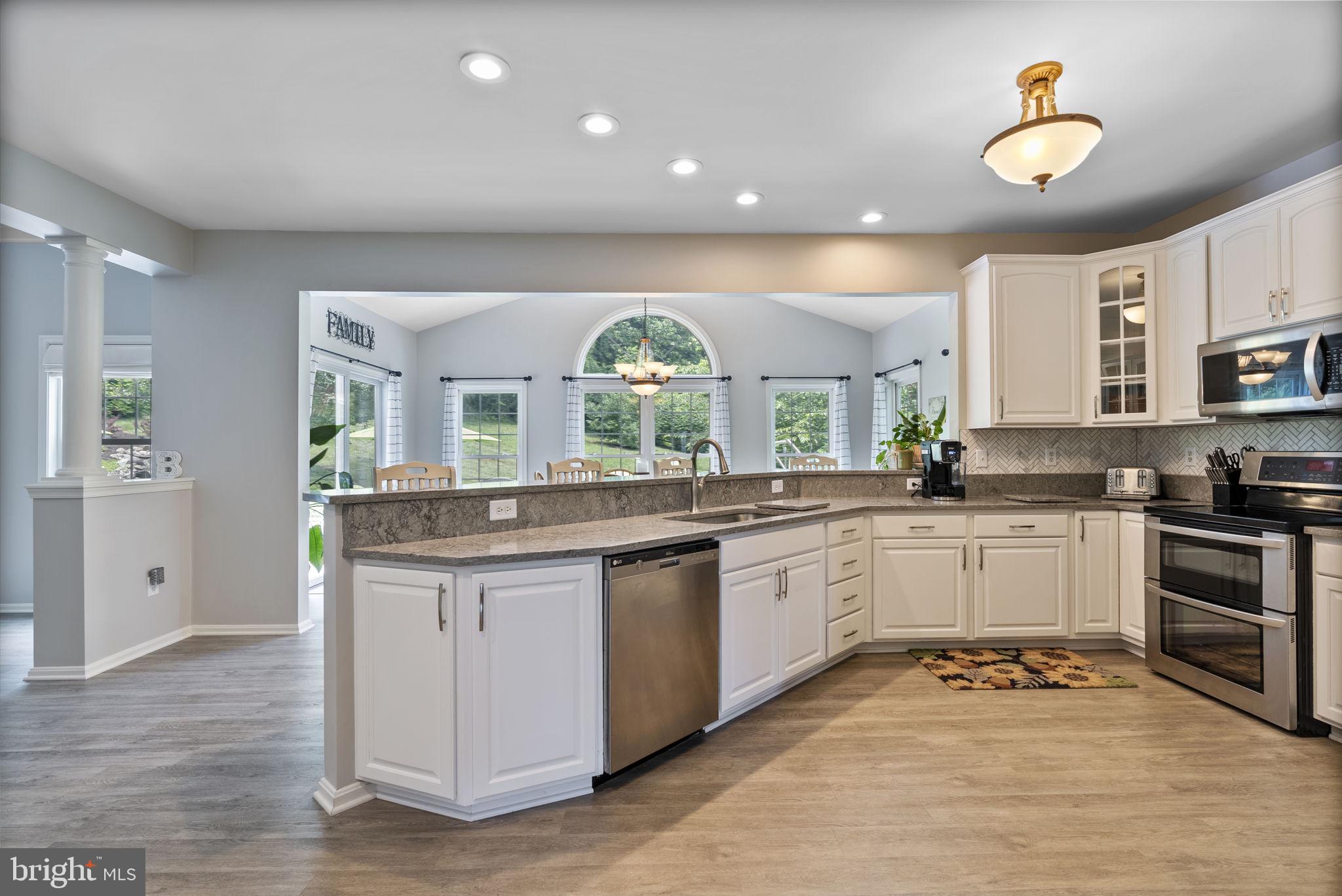 SHERLOCK HOLMES ESTATES - Residential