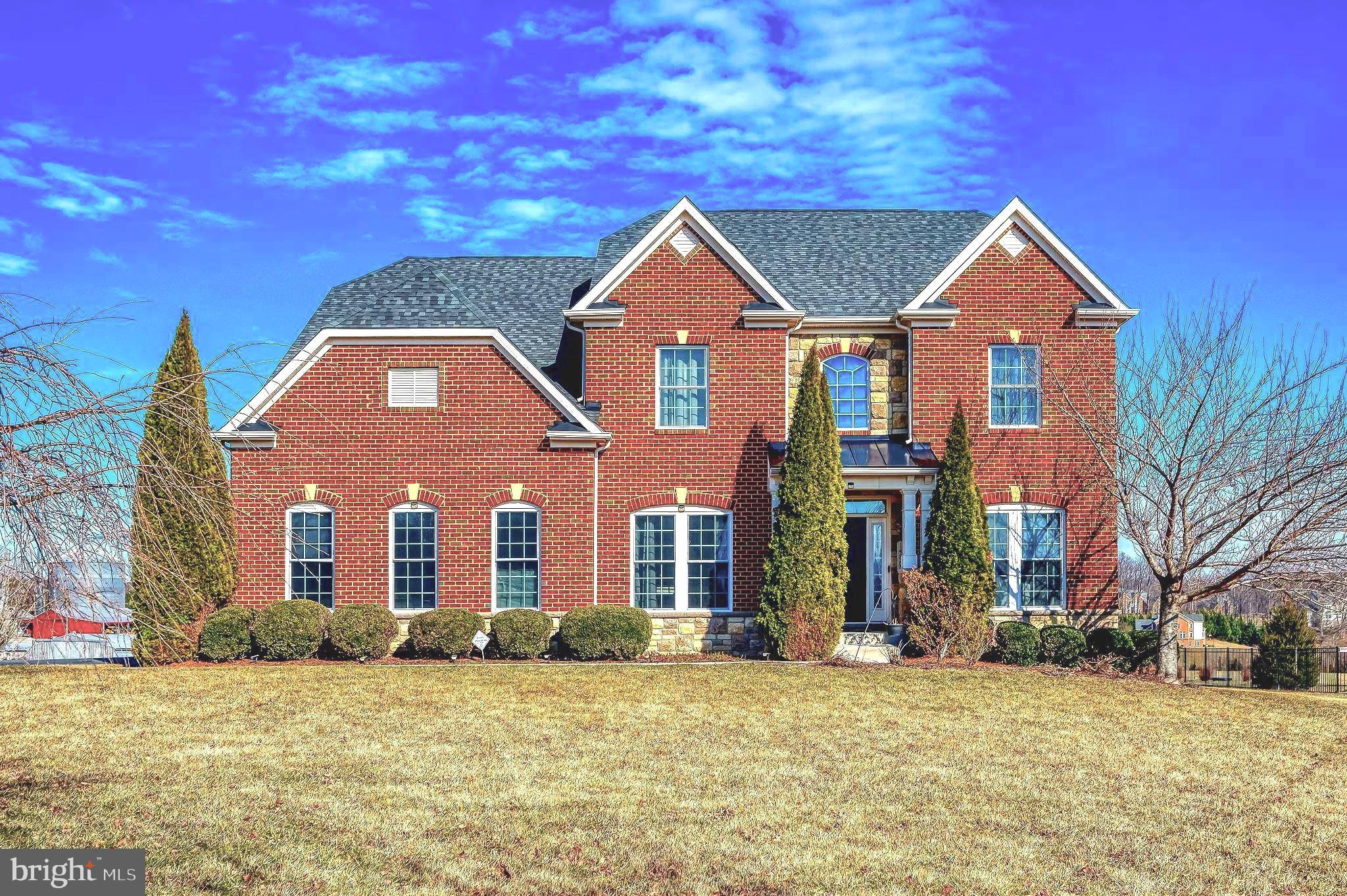 THE WARFIELDS II - Residential