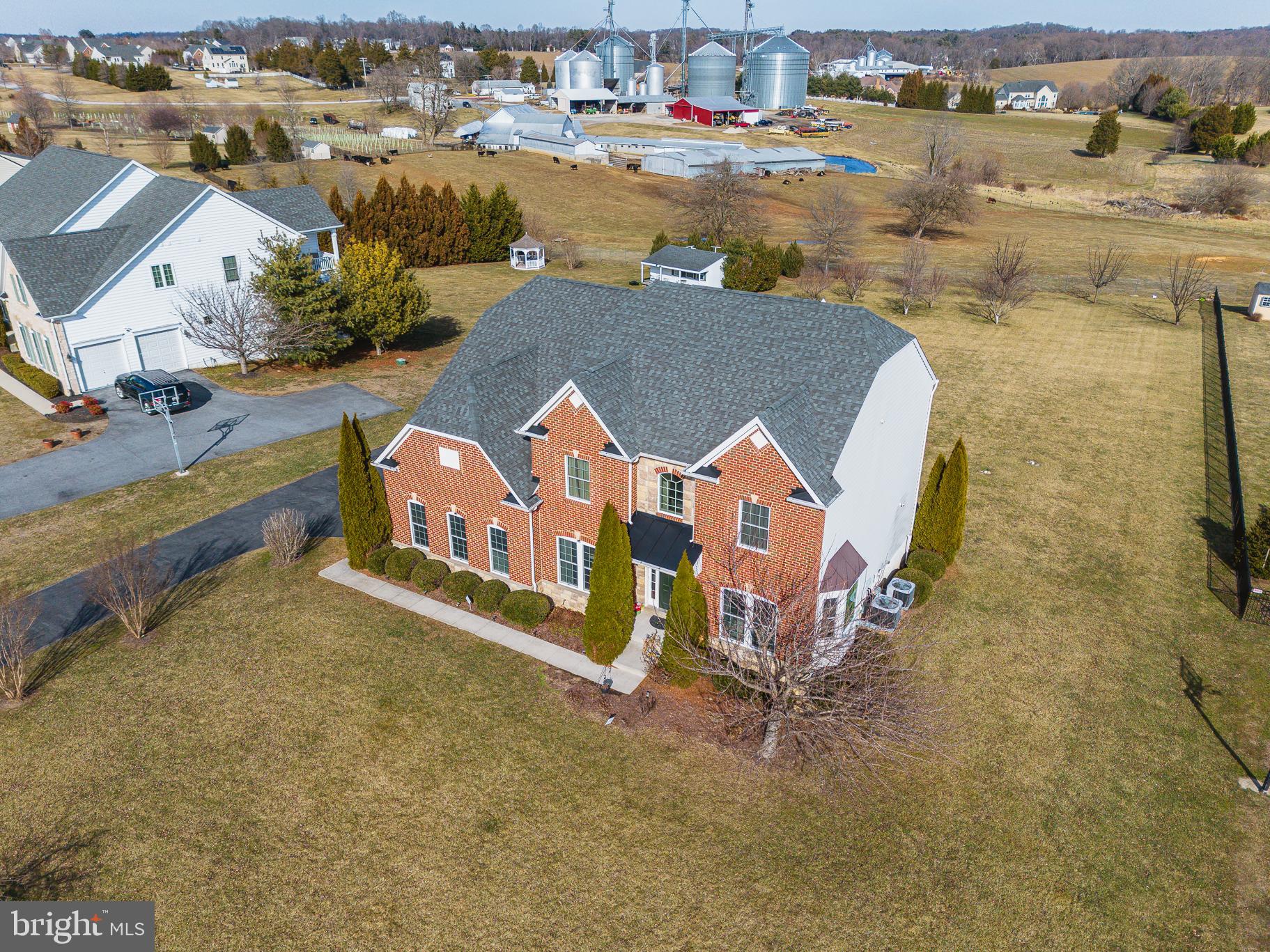 THE WARFIELDS II - Residential